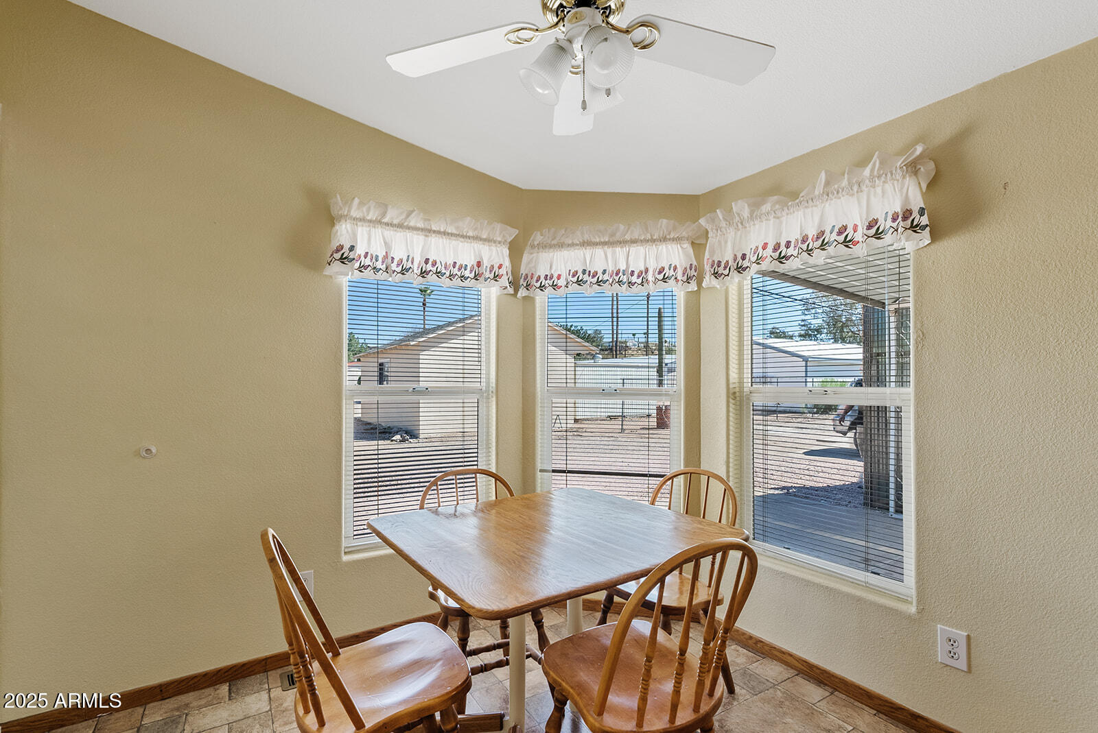 597 E QUEEN VALLEY Drive