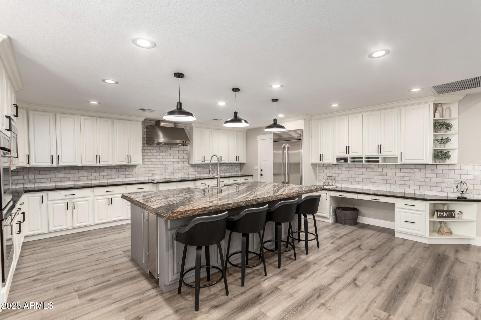 5333 E CATALINA Avenue