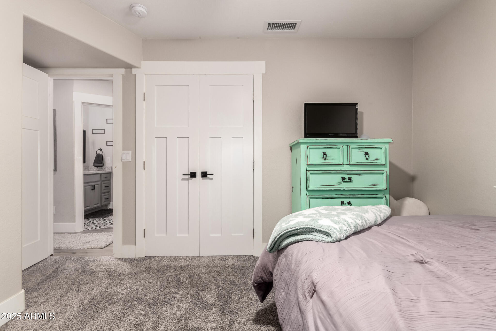 5333 E CATALINA Avenue