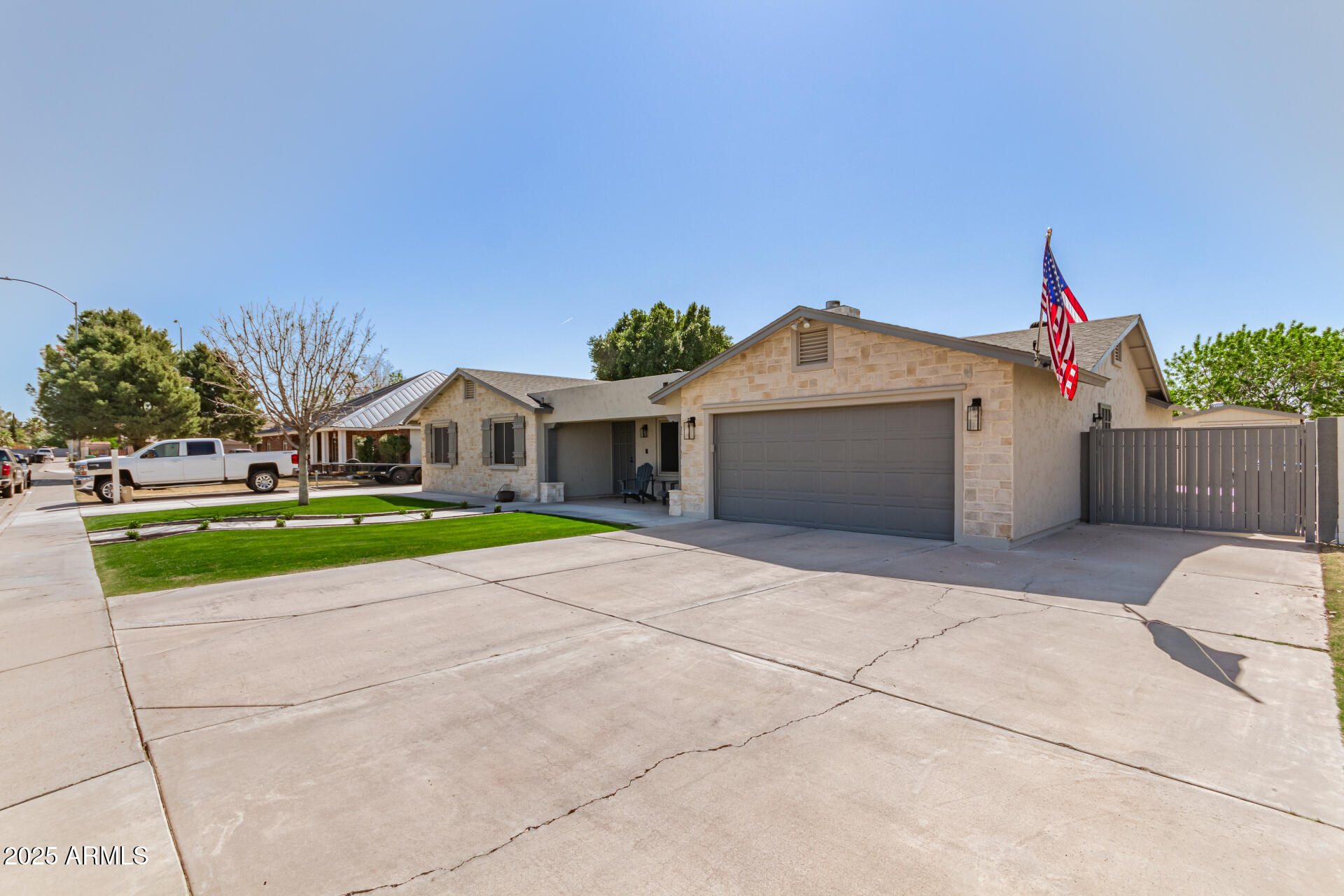 5333 E CATALINA Avenue