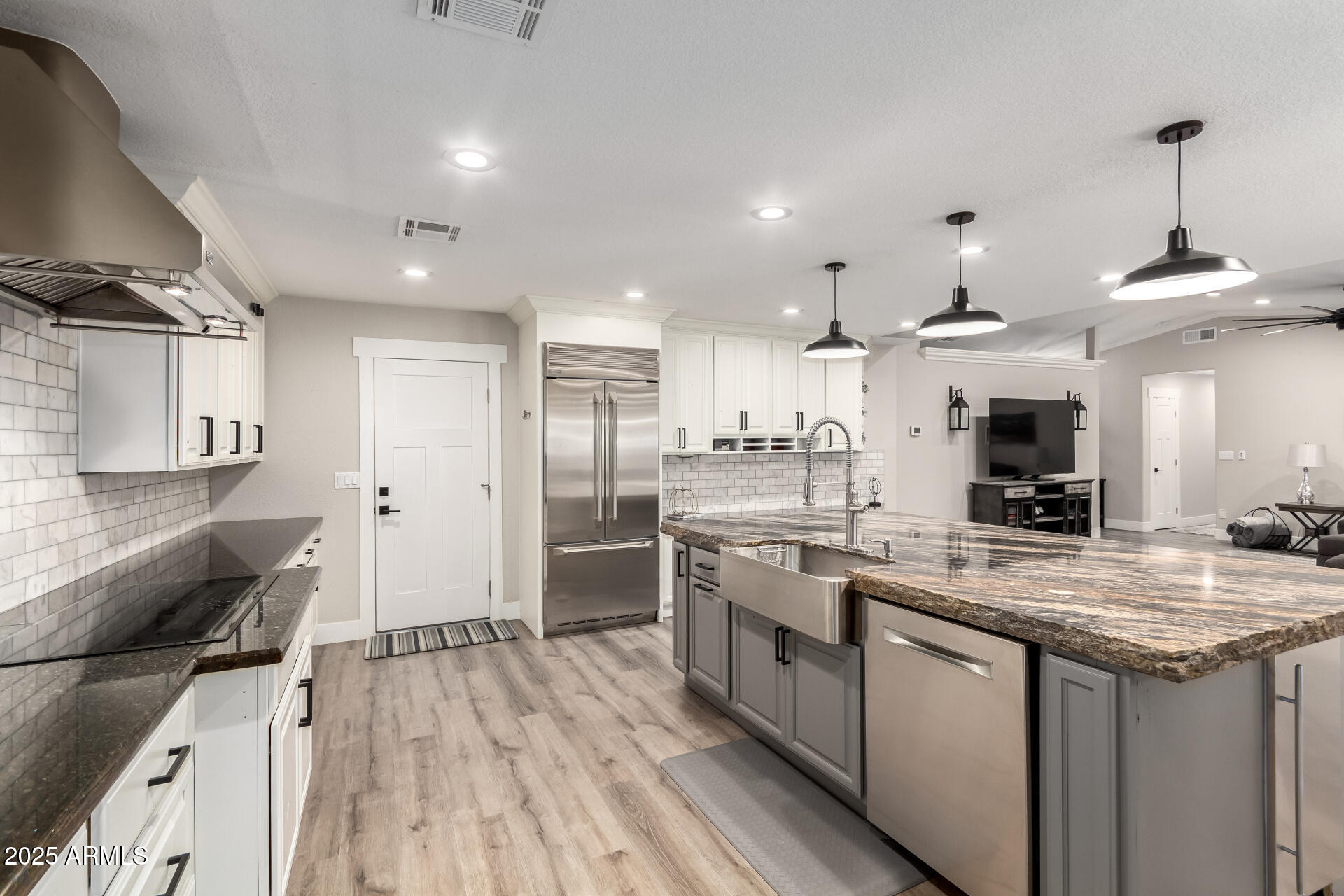 5333 E CATALINA Avenue