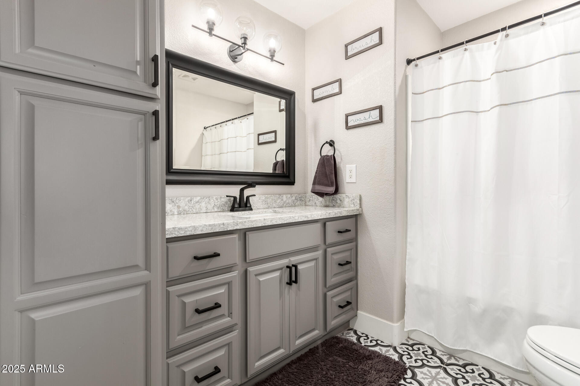 5333 E CATALINA Avenue