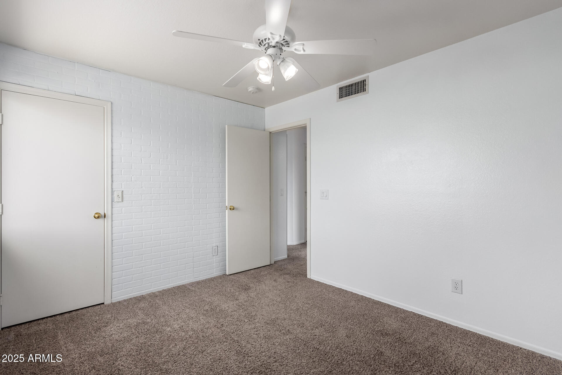 2229 E PINTO Drive