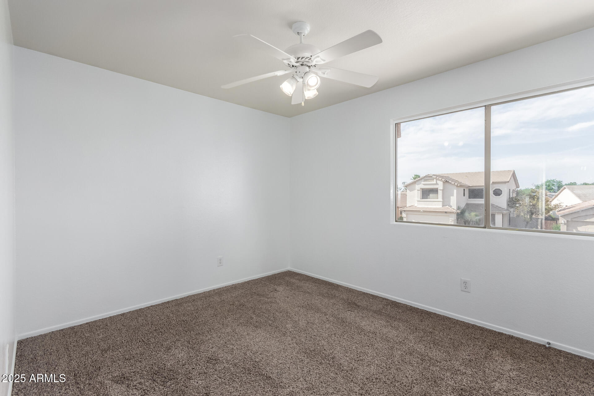 2229 E PINTO Drive