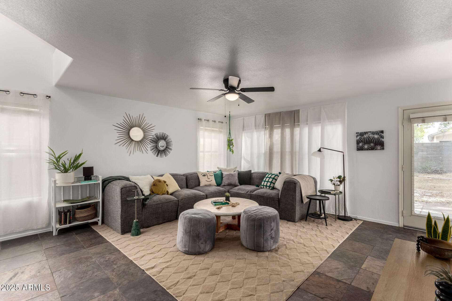 2229 E PINTO Drive