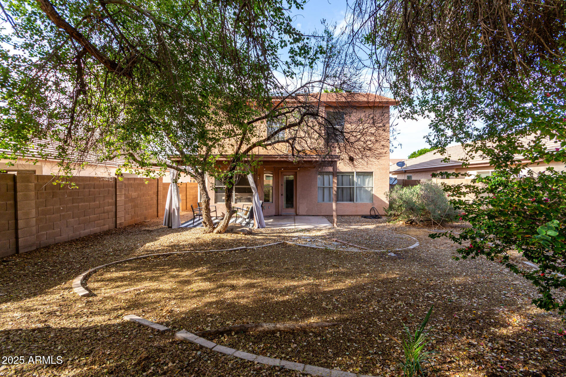 2229 E PINTO Drive