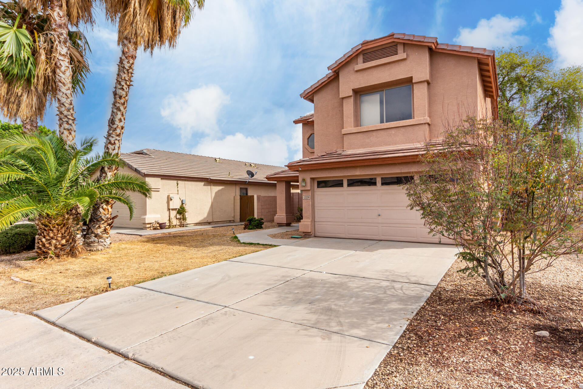 2229 E PINTO Drive