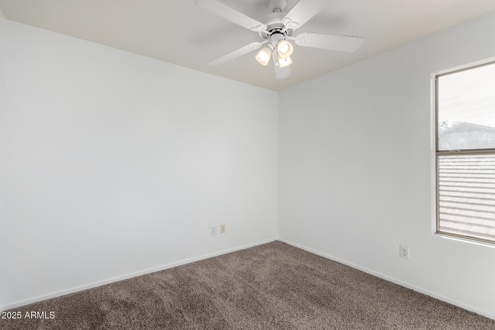 2229 E PINTO Drive