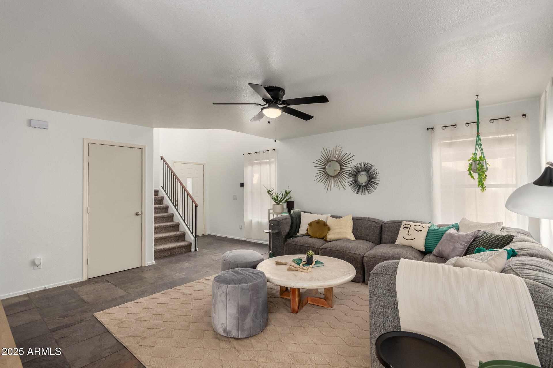 2229 E PINTO Drive