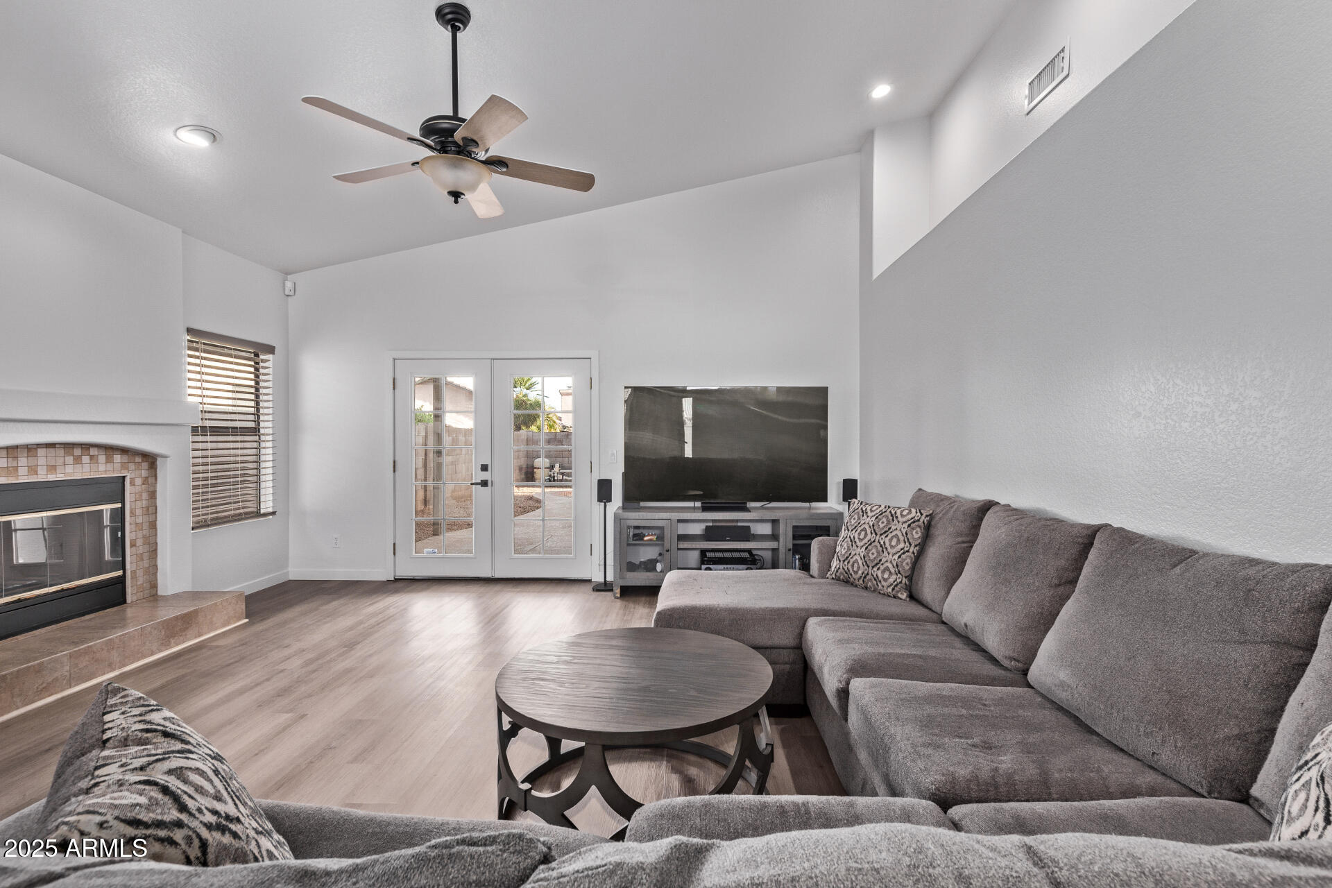 3907 E Topeka Drive