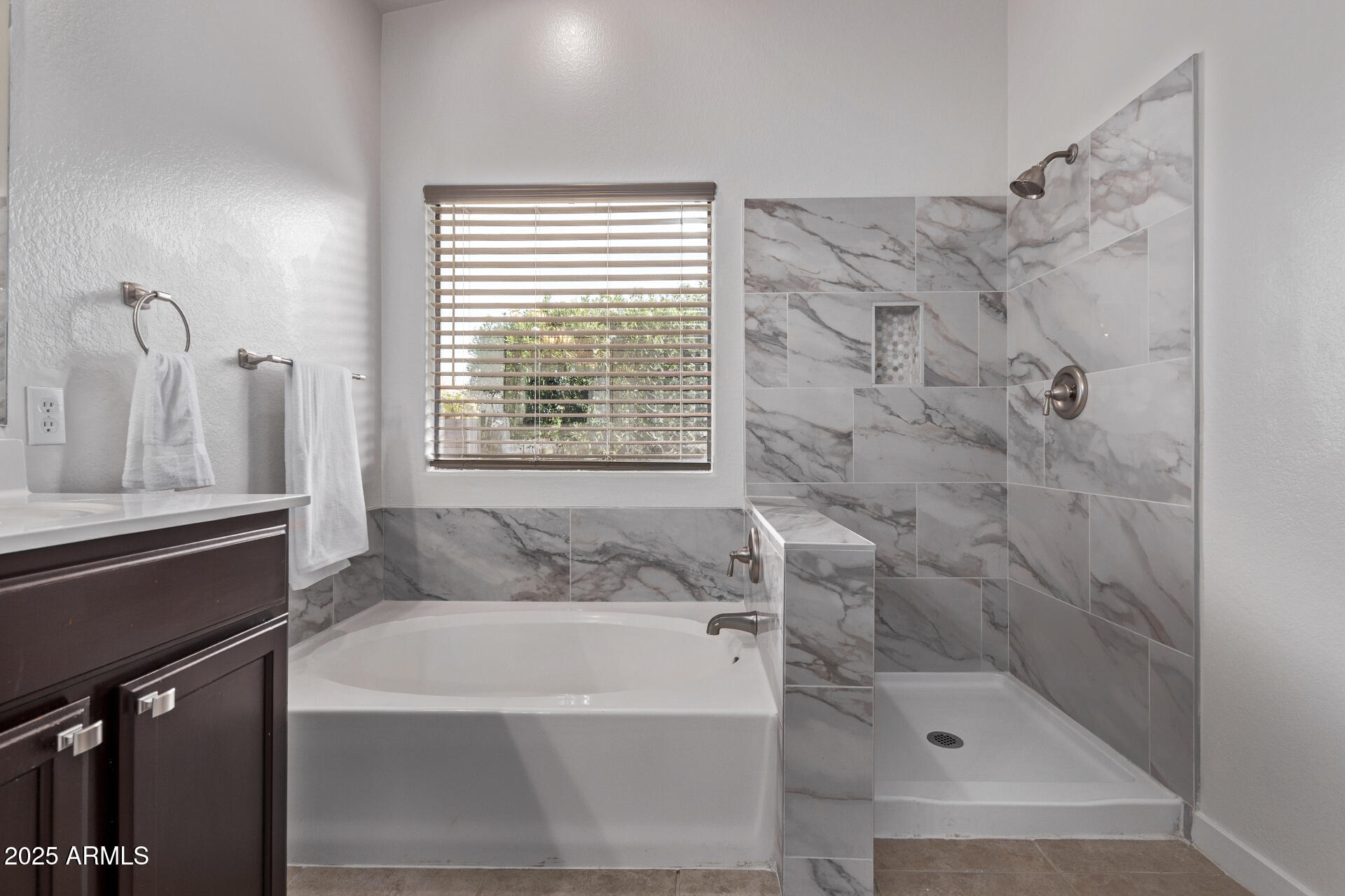 3907 E Topeka Drive