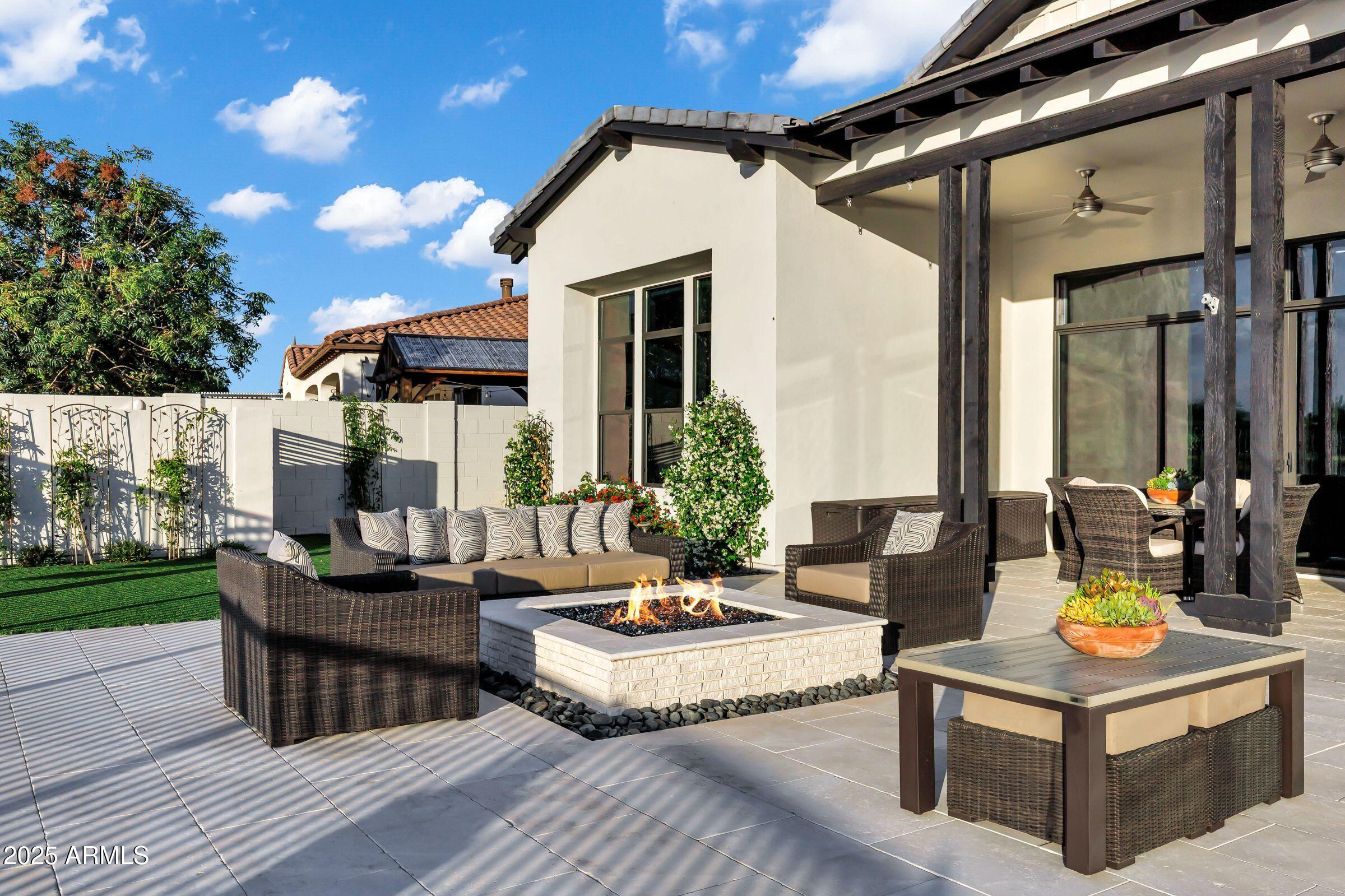 3842 E ALAMEDA Lane
