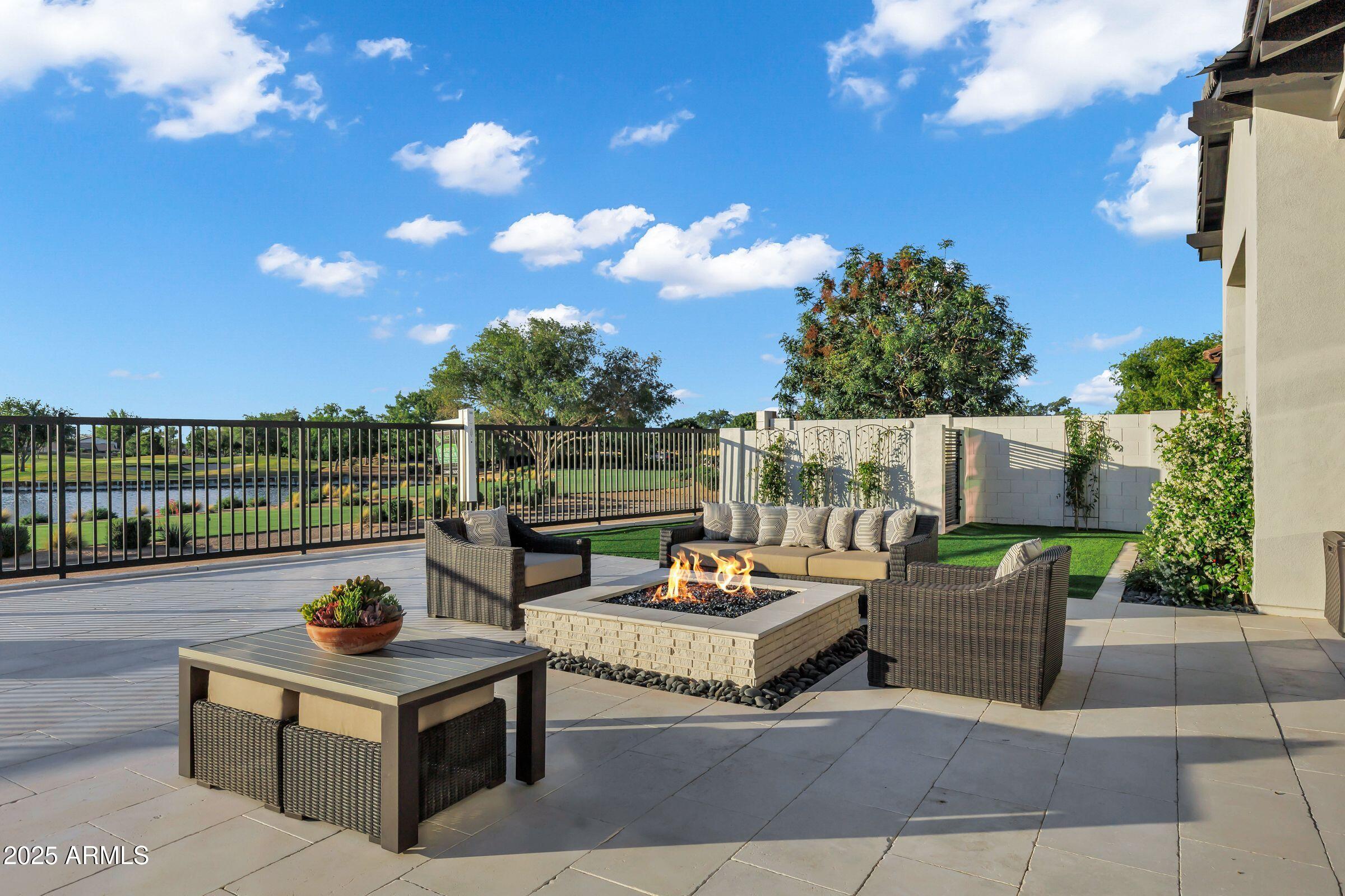 3842 E ALAMEDA Lane