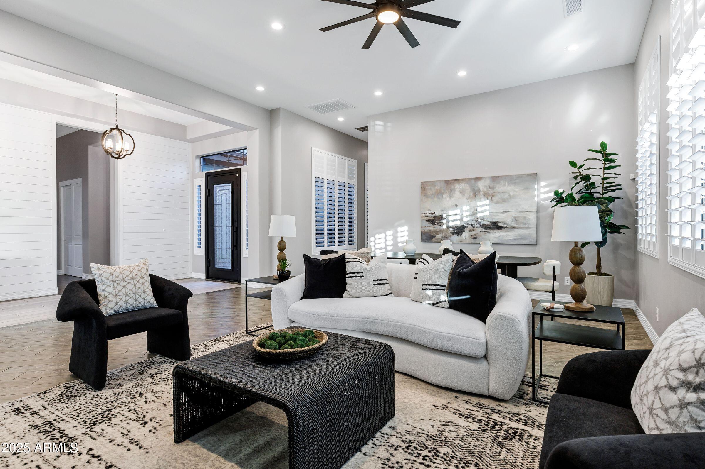 3842 E ALAMEDA Lane