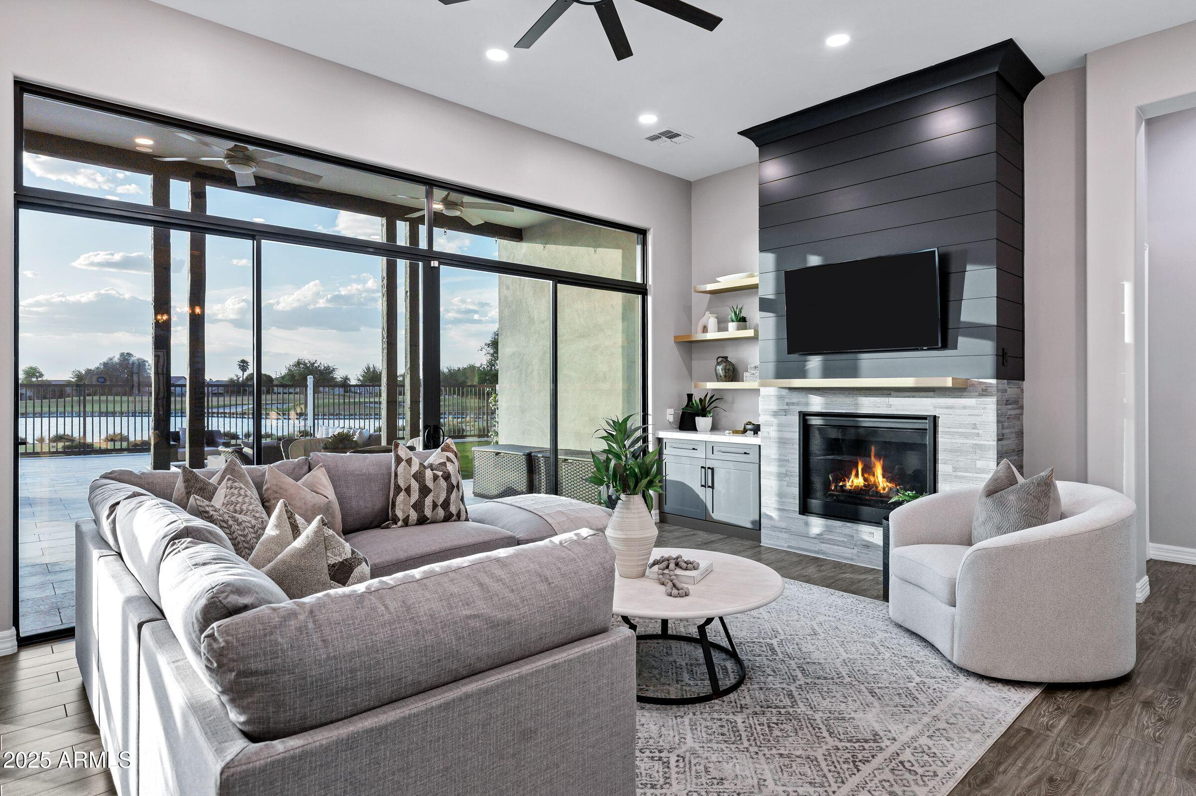 3842 E ALAMEDA Lane