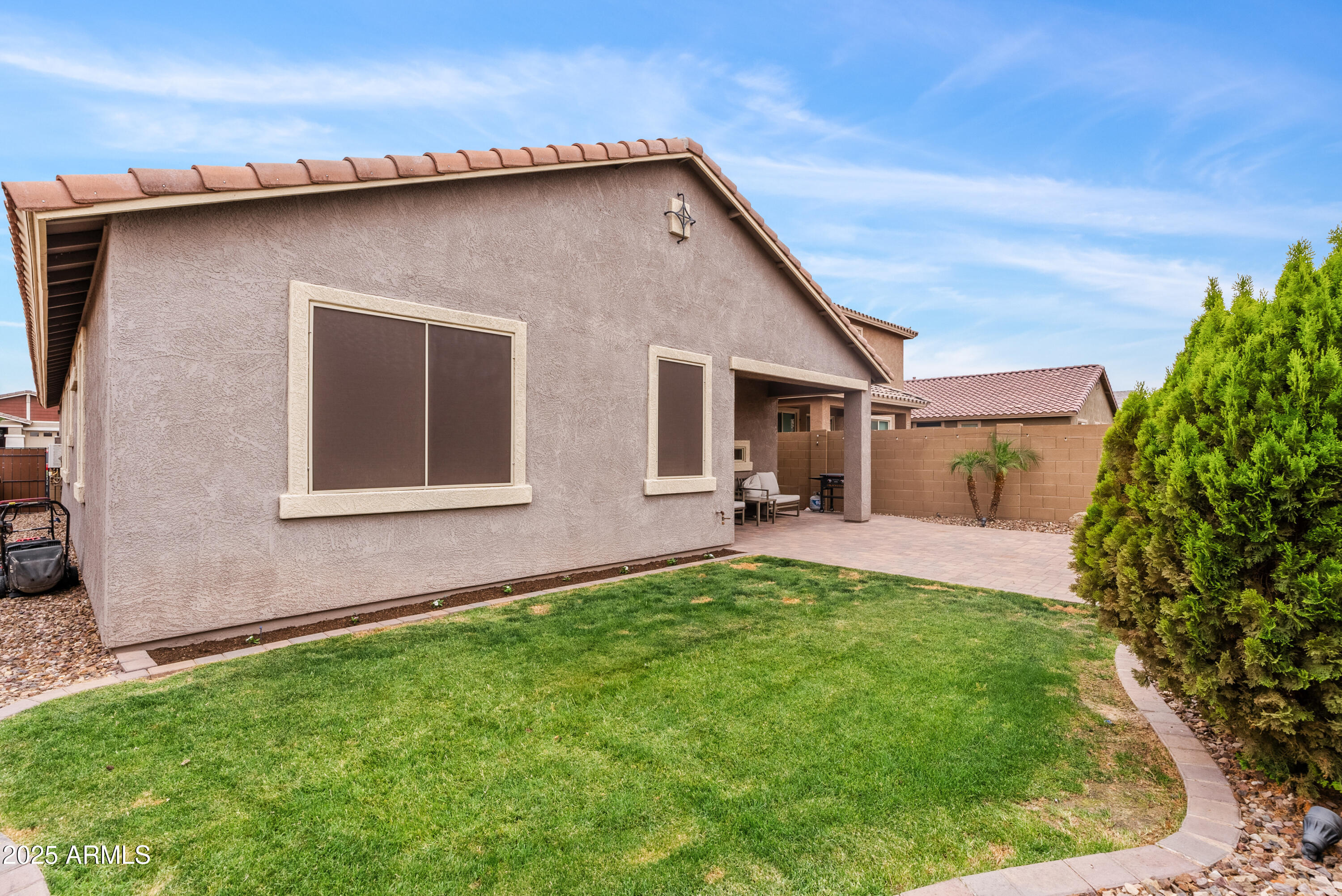 377 W PINNACLE RIDGE Drive