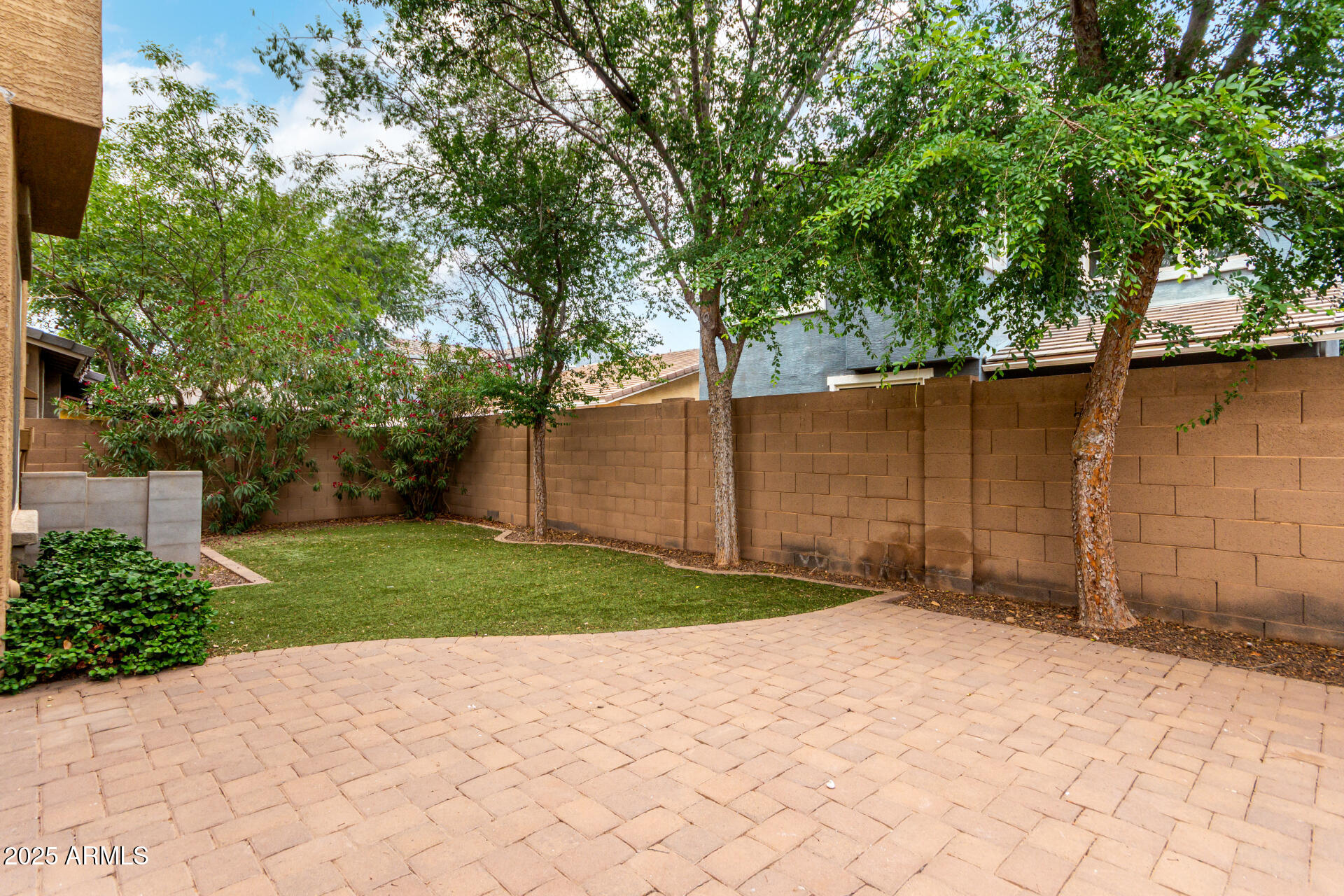 4368 E CULLUMBER Street