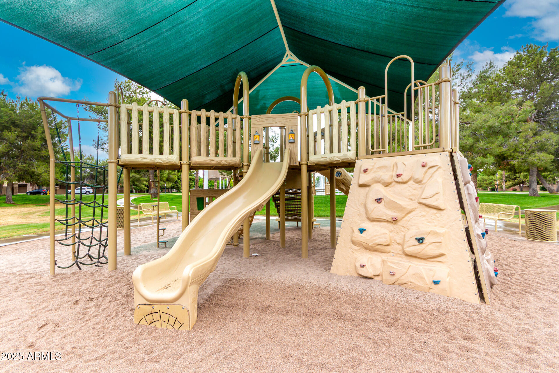 4368 E CULLUMBER Street