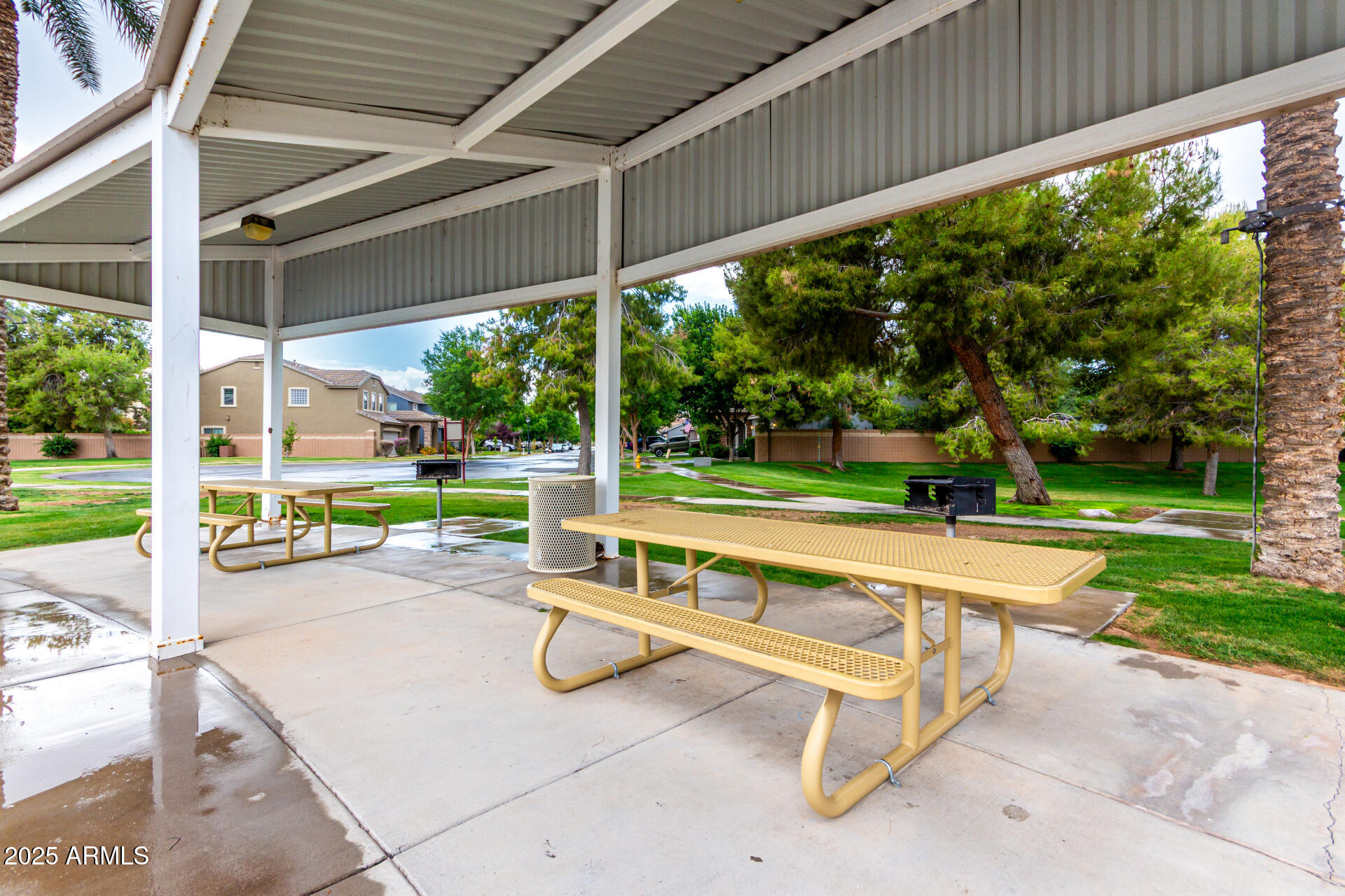 4368 E CULLUMBER Street