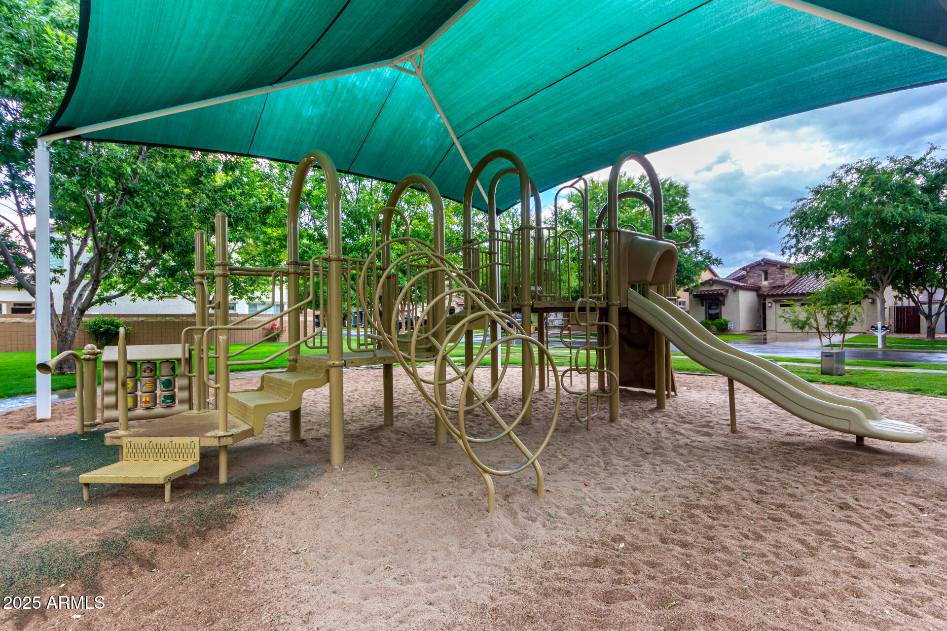 4368 E CULLUMBER Street