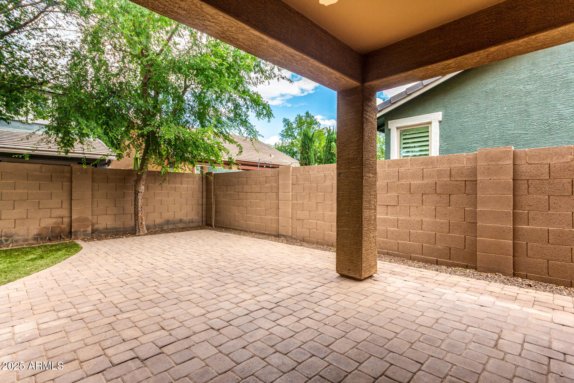 4368 E CULLUMBER Street