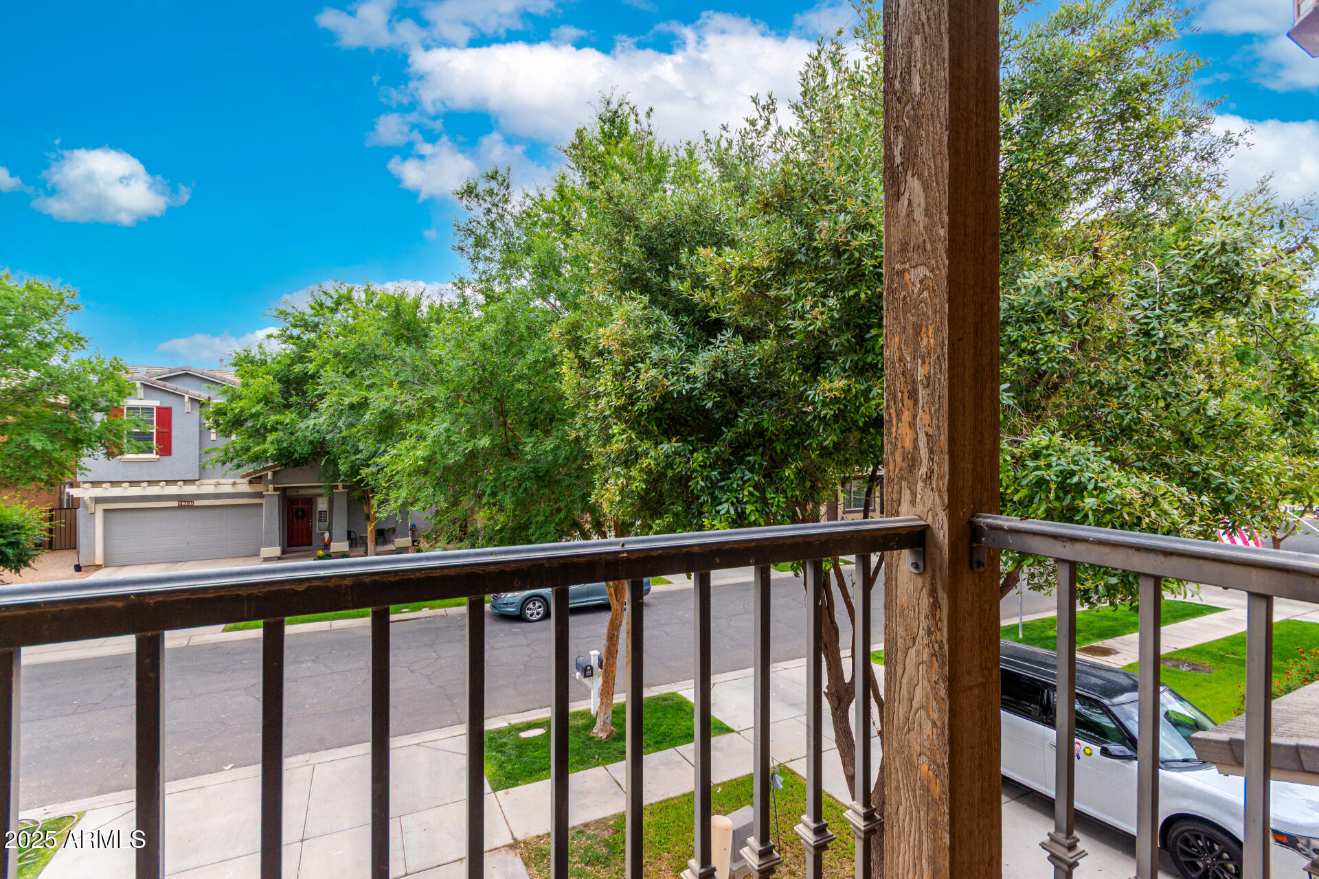 4368 E CULLUMBER Street