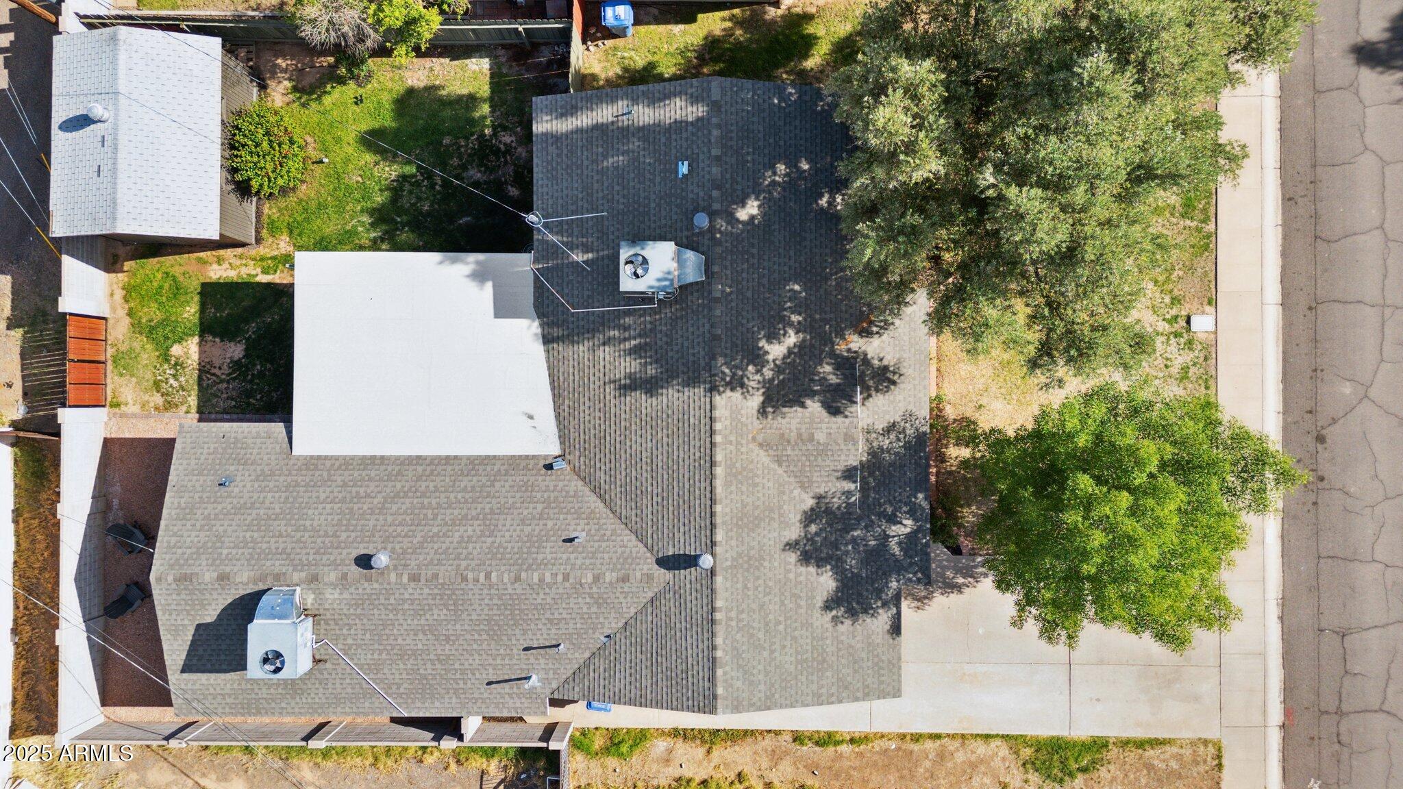 6111 N 8TH Street