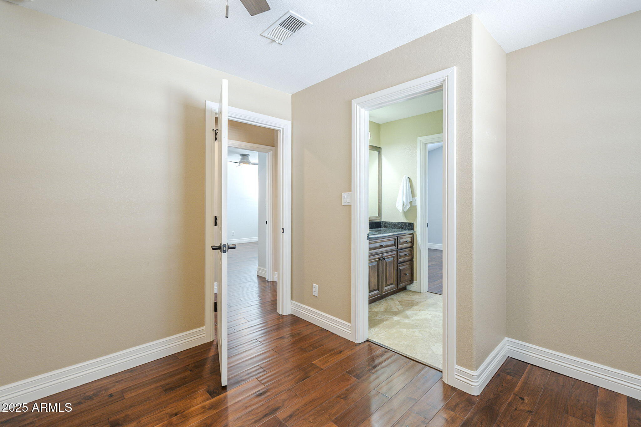 768 E MOUNTAIN SKY Avenue