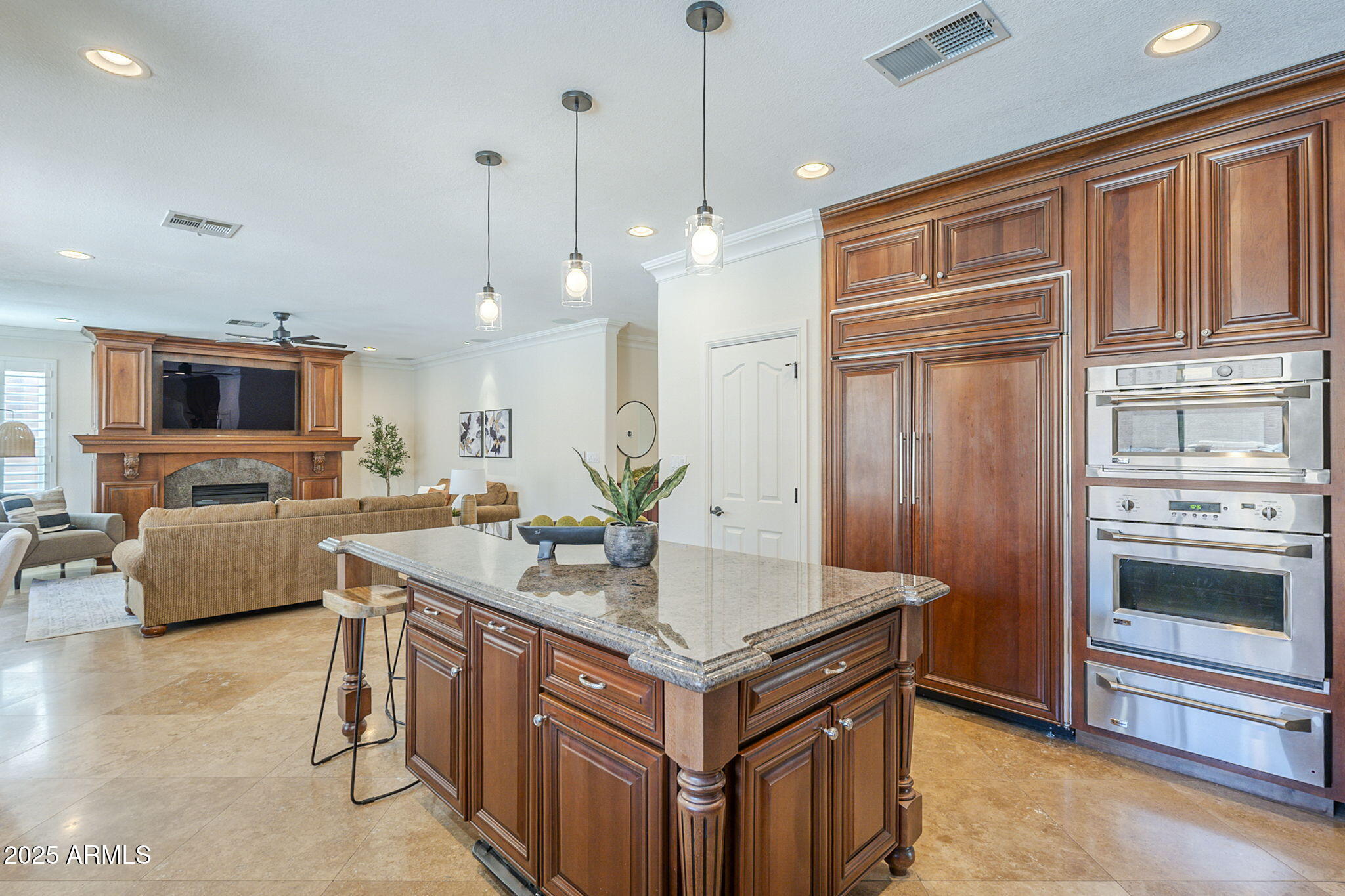 768 E MOUNTAIN SKY Avenue