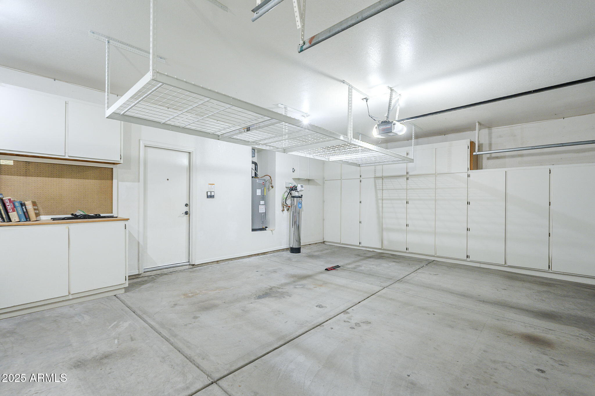 768 E MOUNTAIN SKY Avenue