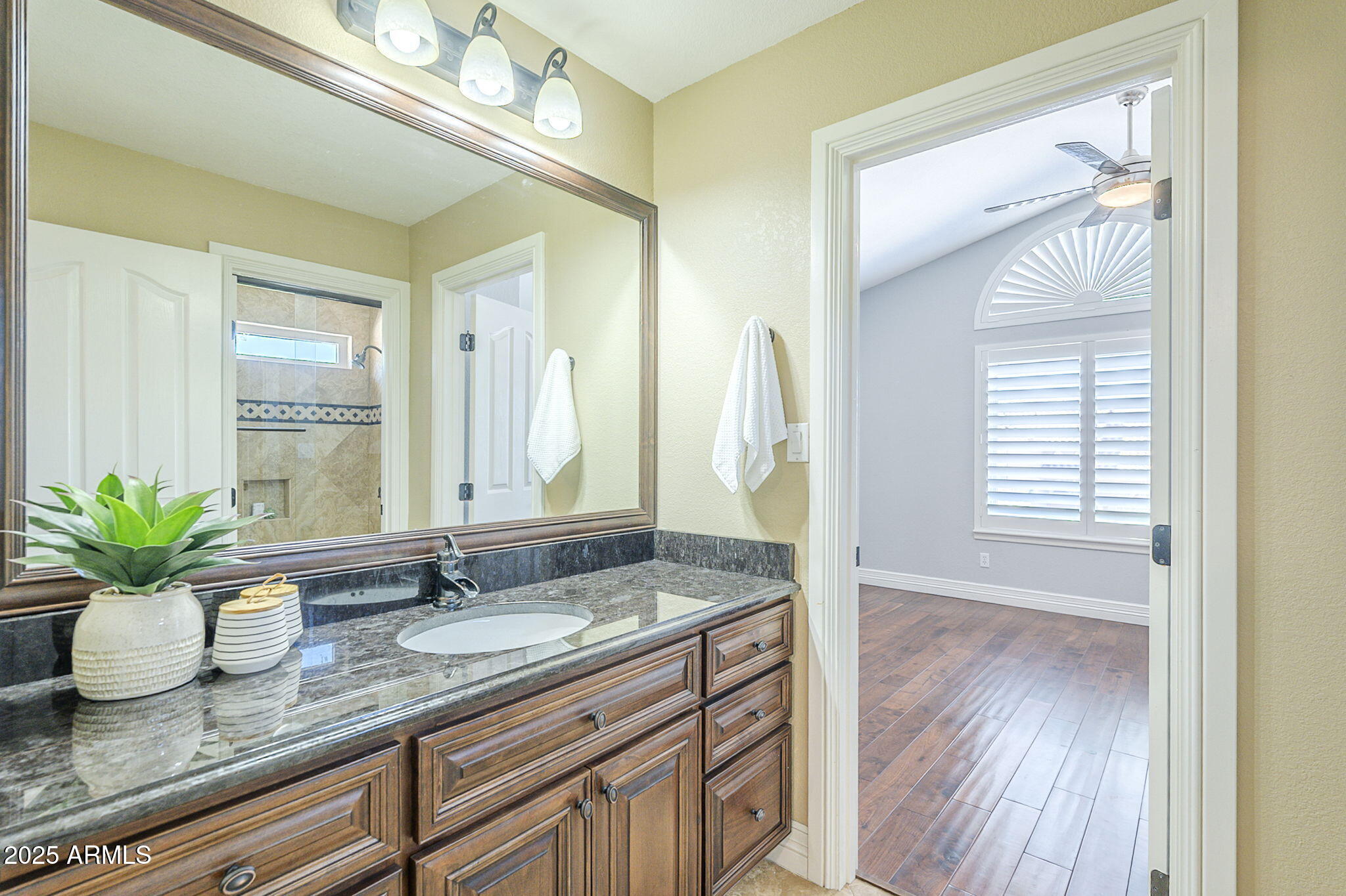 768 E MOUNTAIN SKY Avenue