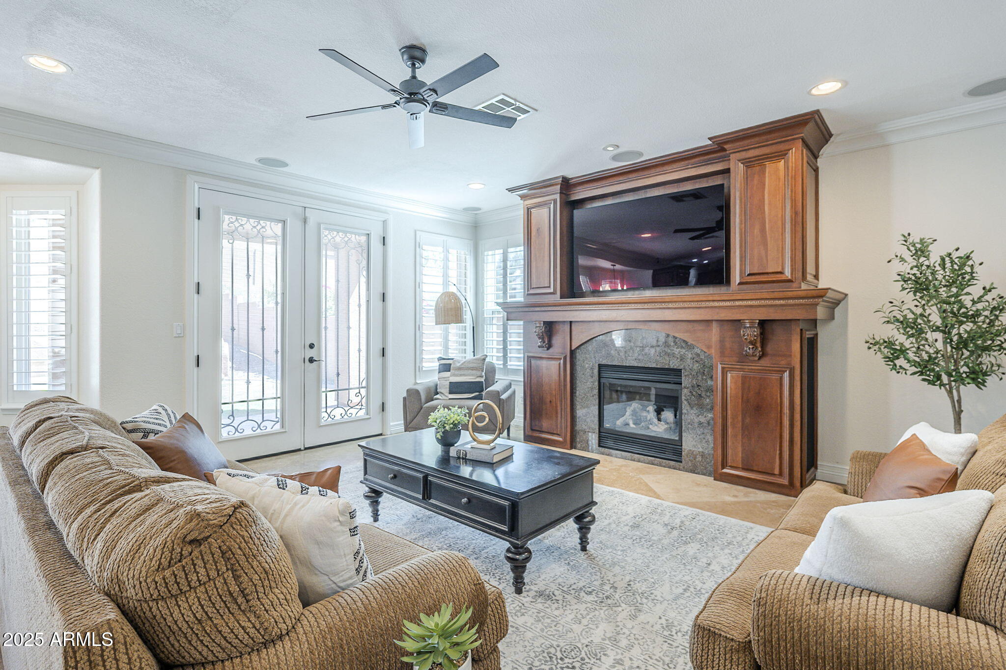 768 E MOUNTAIN SKY Avenue