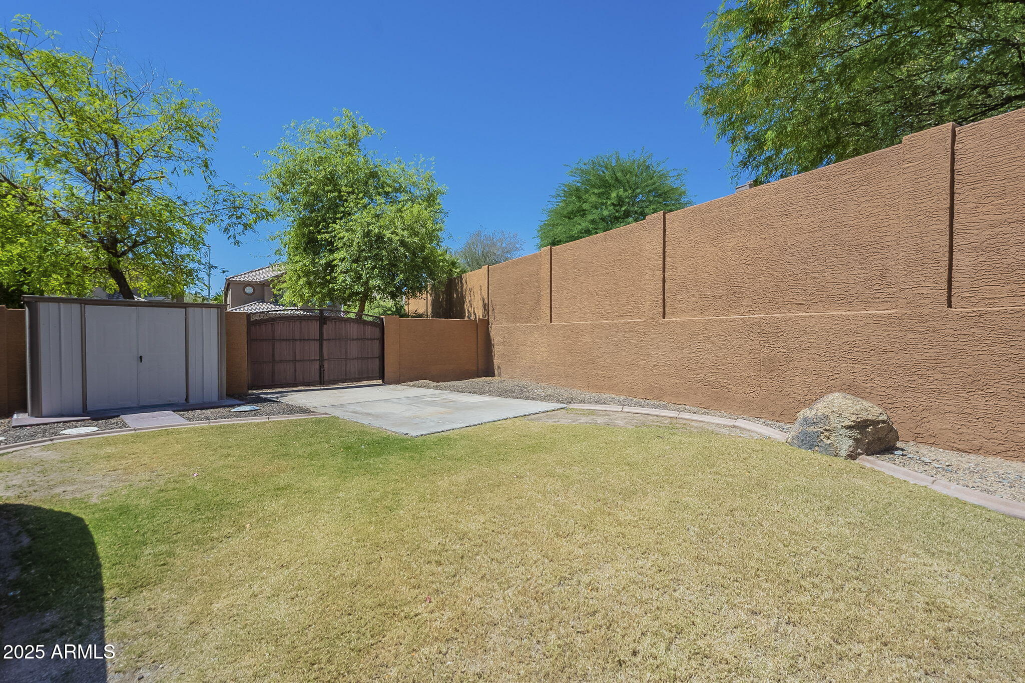 768 E MOUNTAIN SKY Avenue