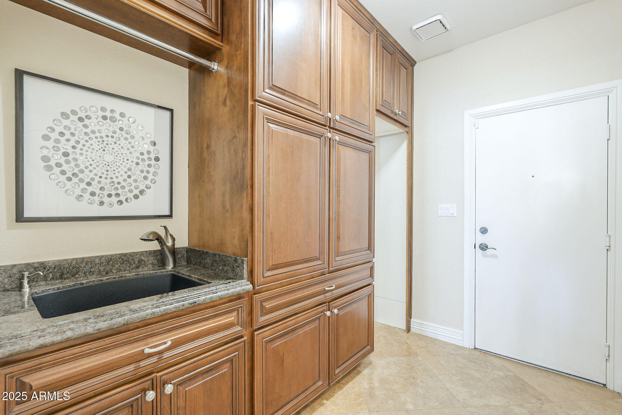 768 E MOUNTAIN SKY Avenue