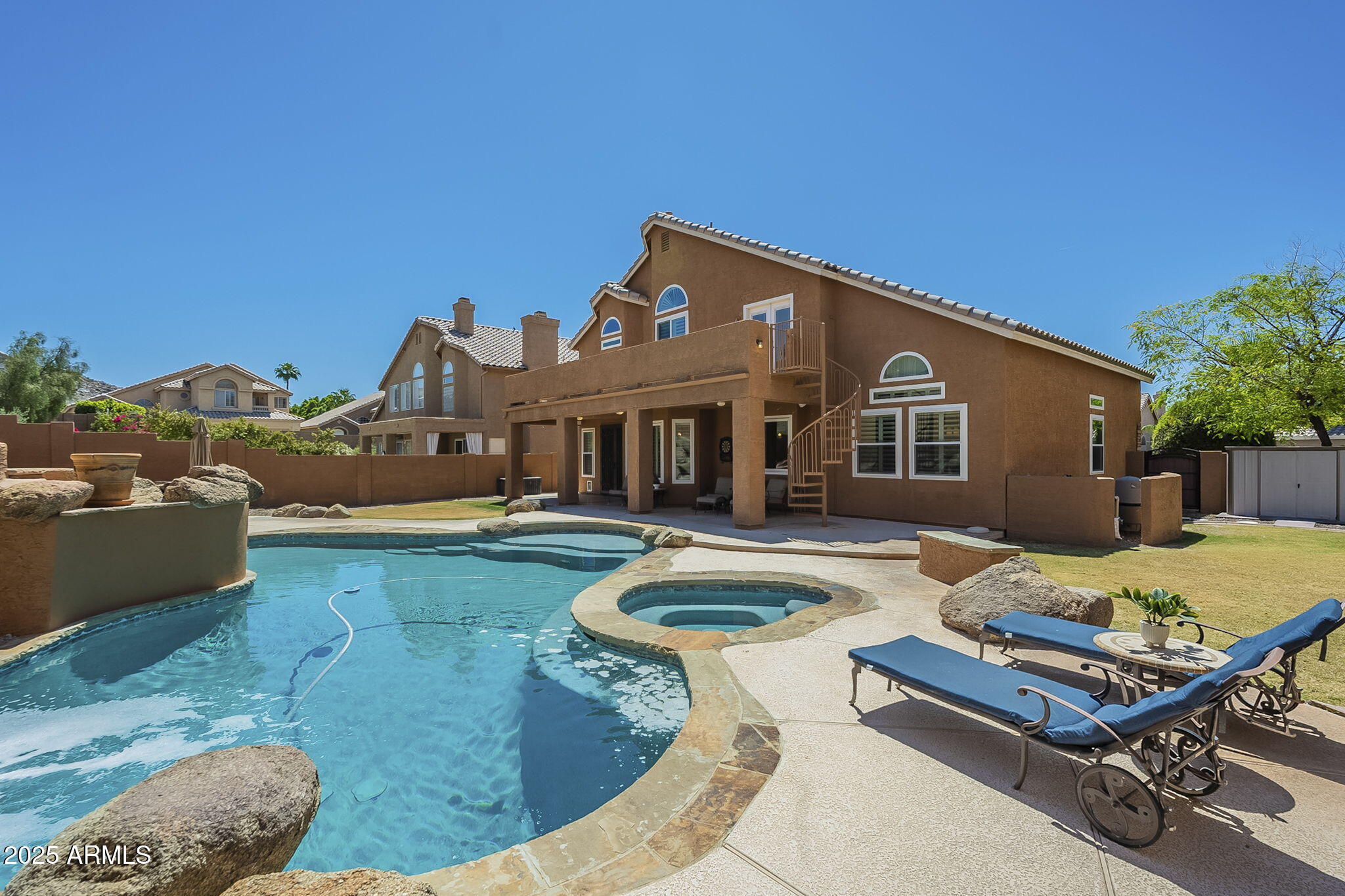 768 E MOUNTAIN SKY Avenue