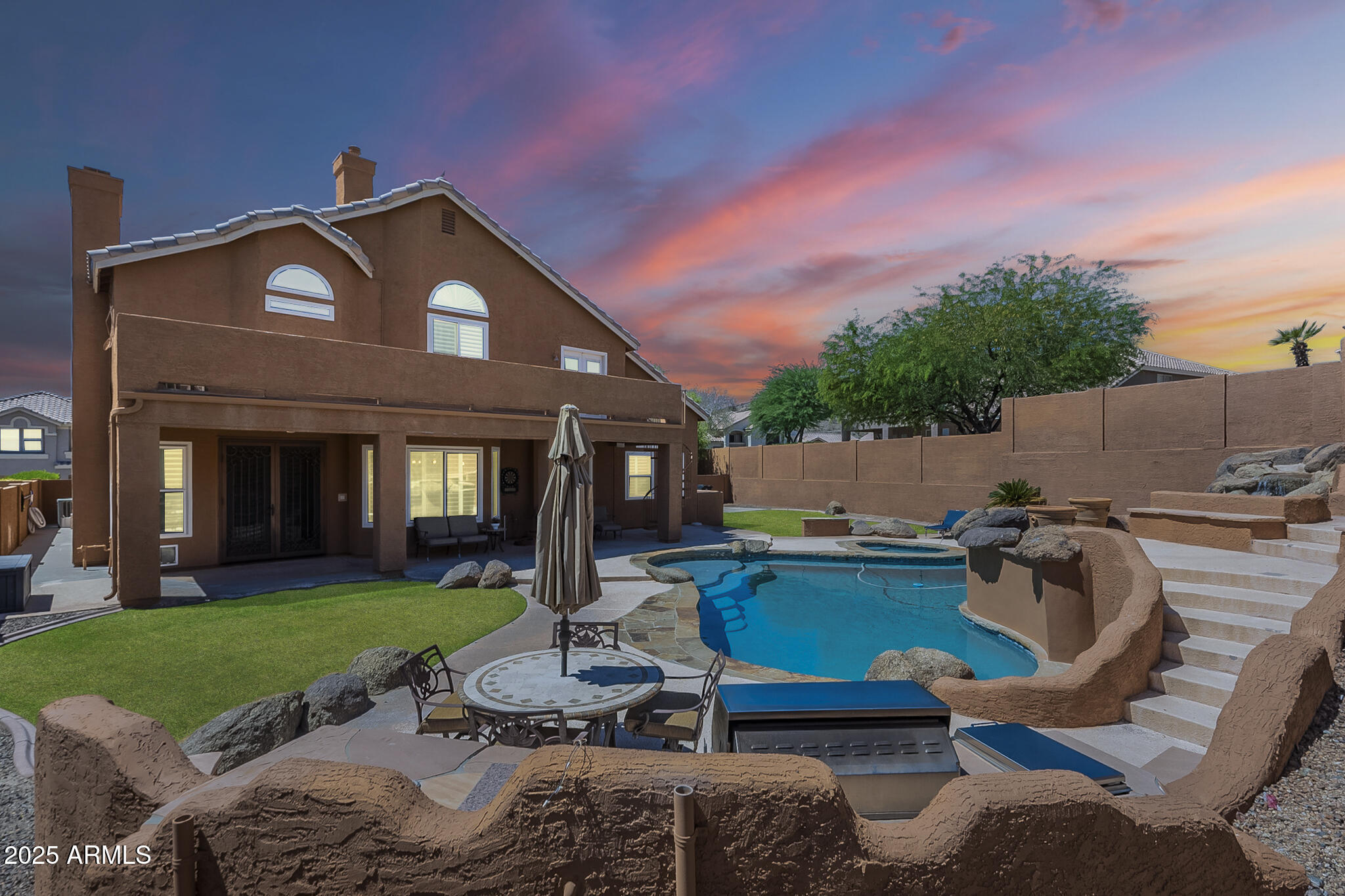 768 E MOUNTAIN SKY Avenue