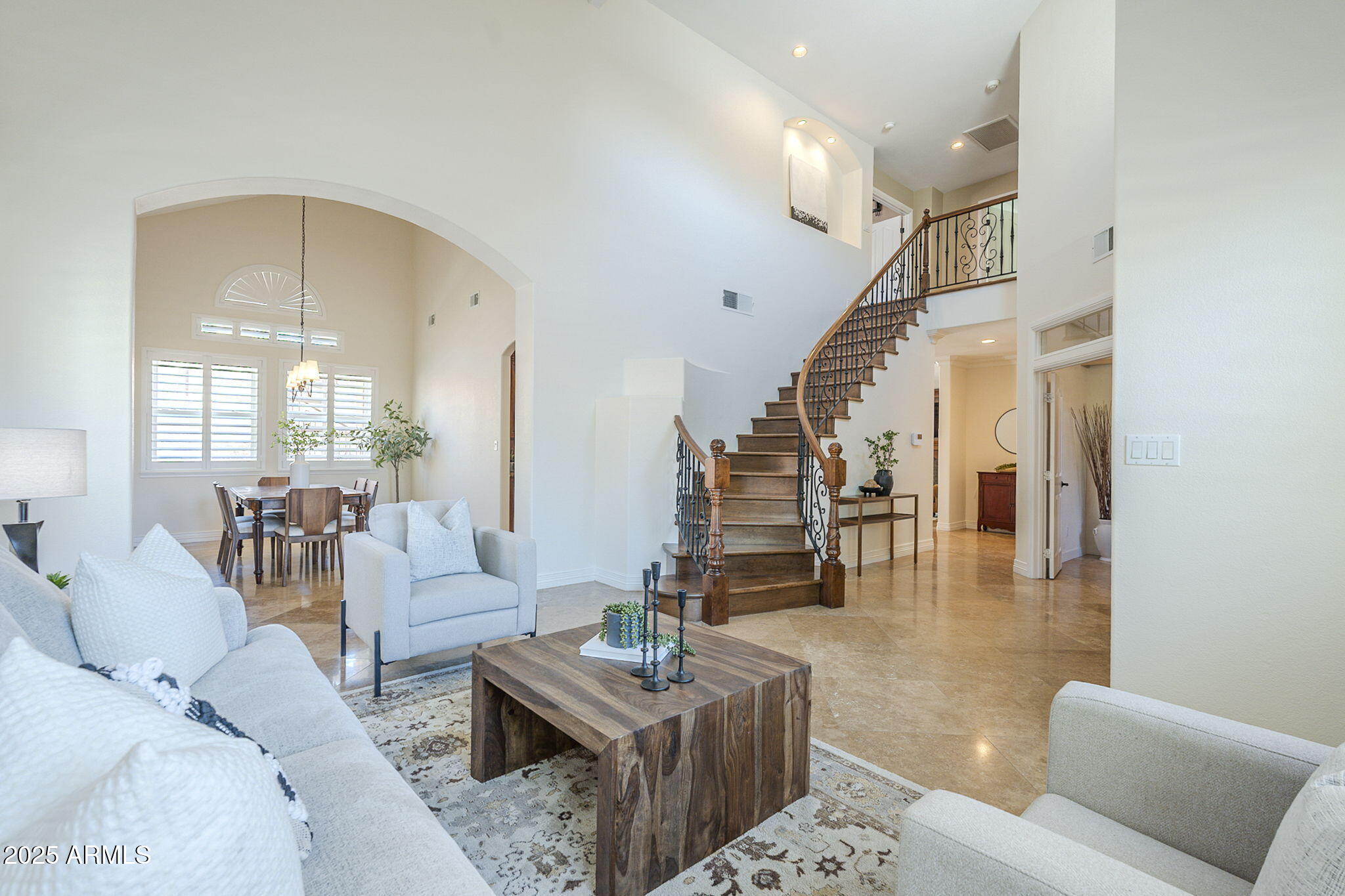 768 E MOUNTAIN SKY Avenue