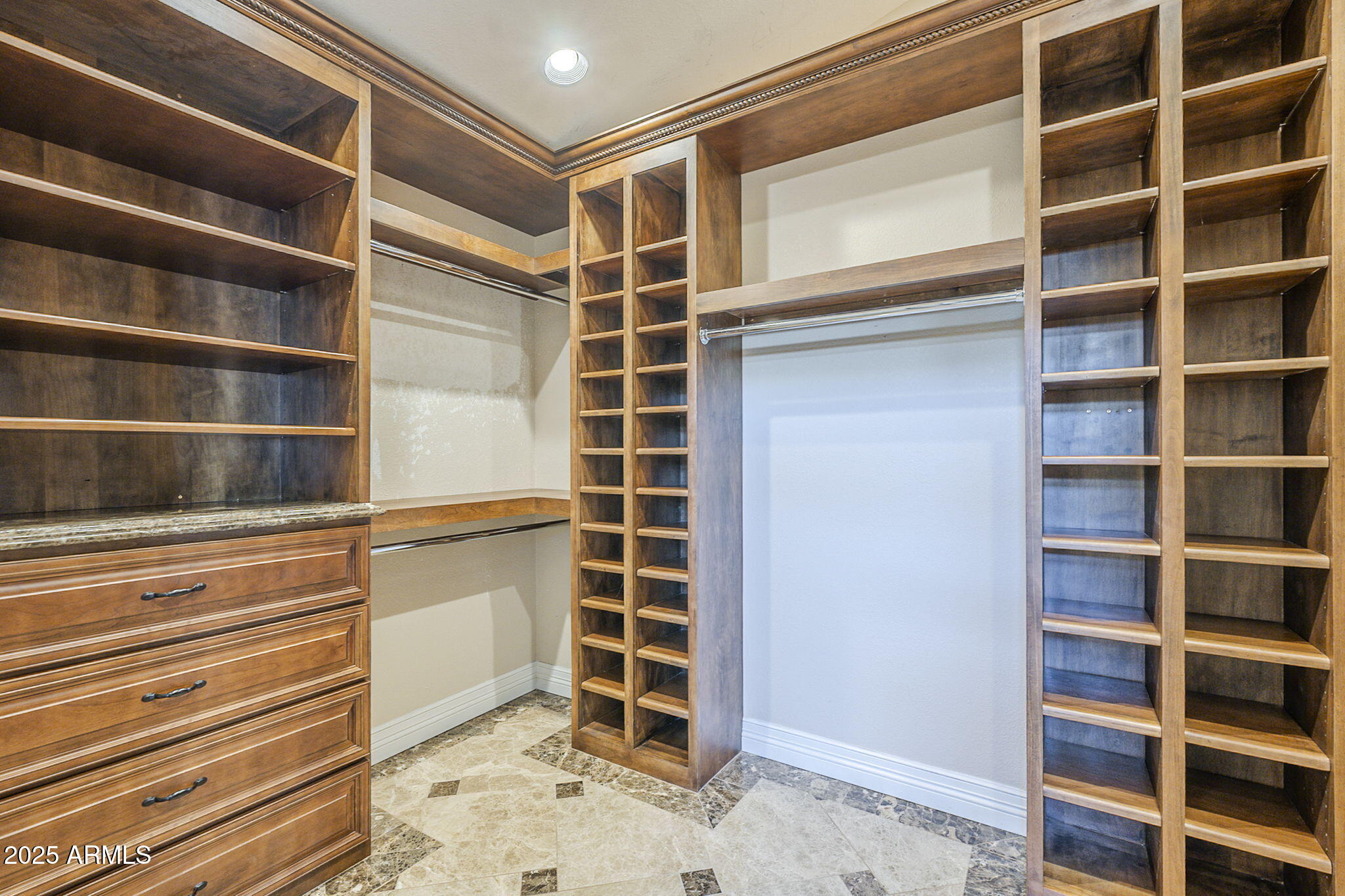 768 E MOUNTAIN SKY Avenue