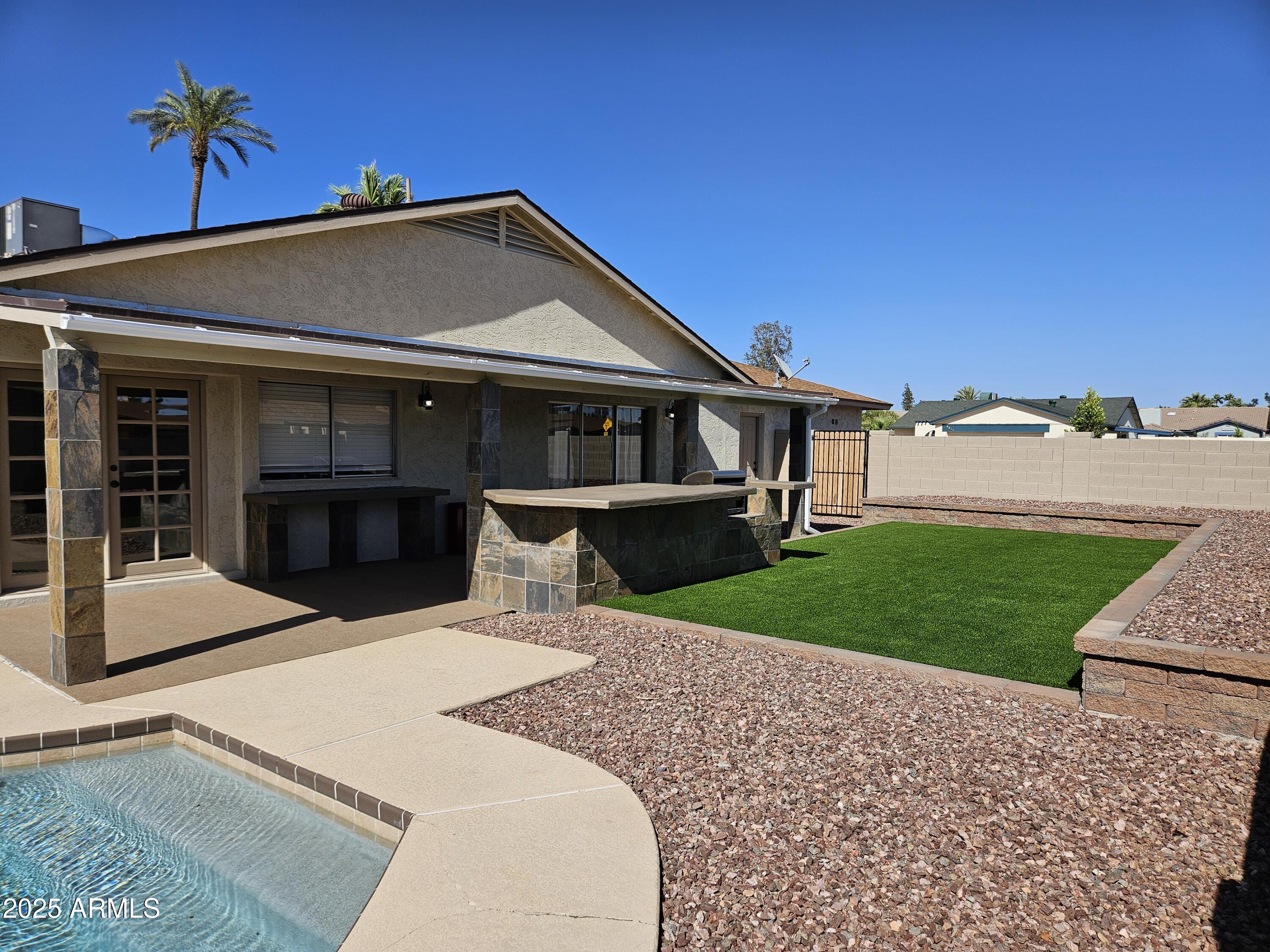 9612 N 52ND Drive