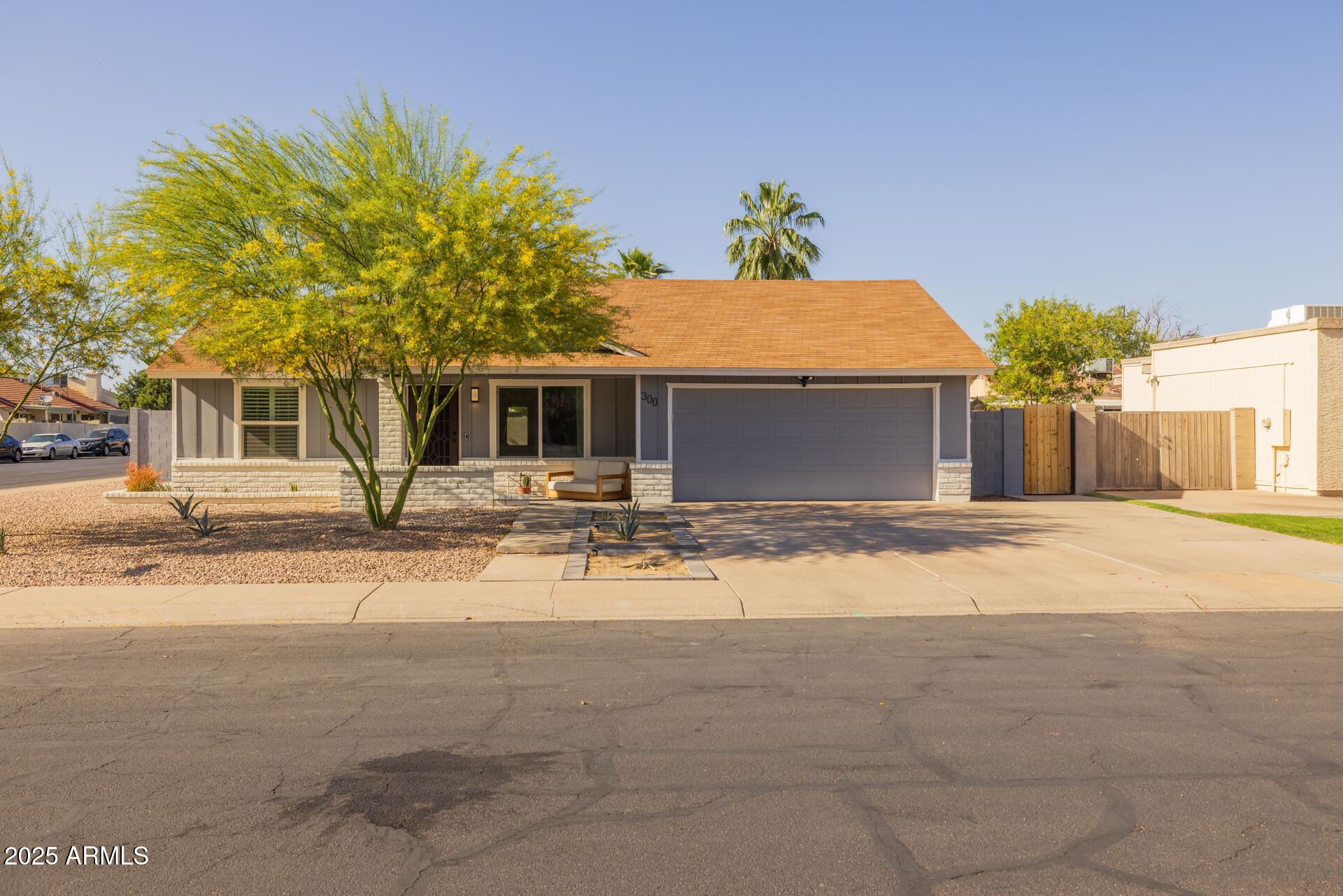 300 E MOORE Avenue