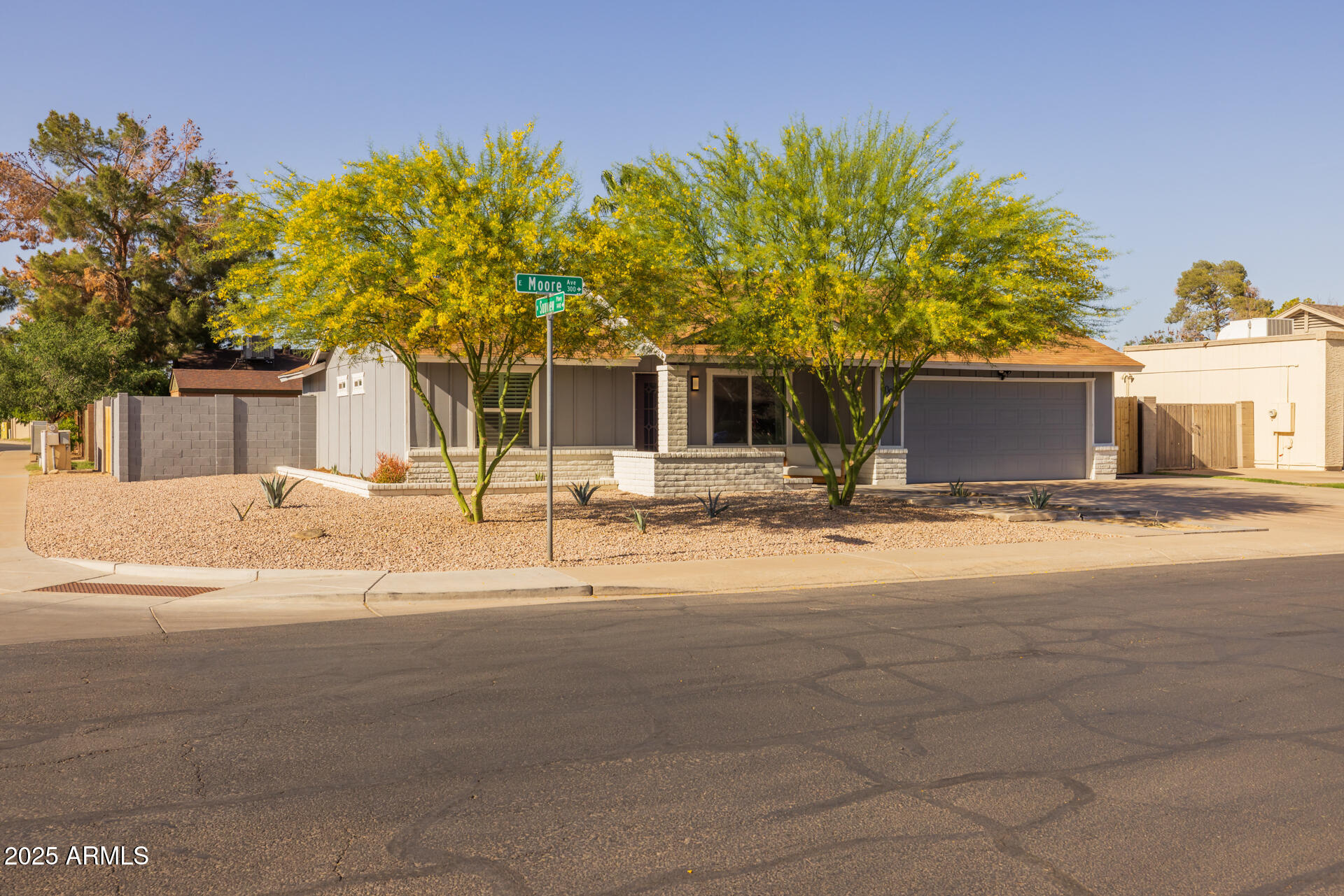 300 E MOORE Avenue