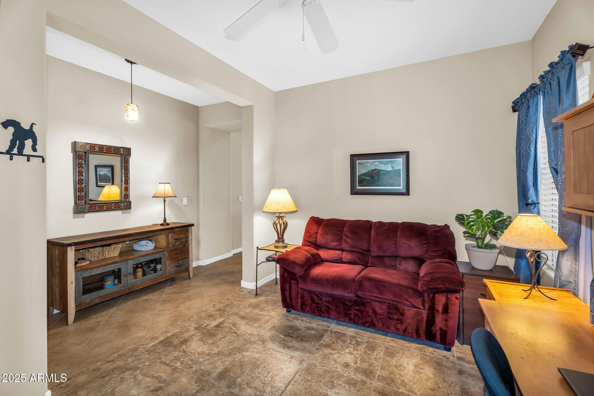 1081 W STEPHANIE Lane