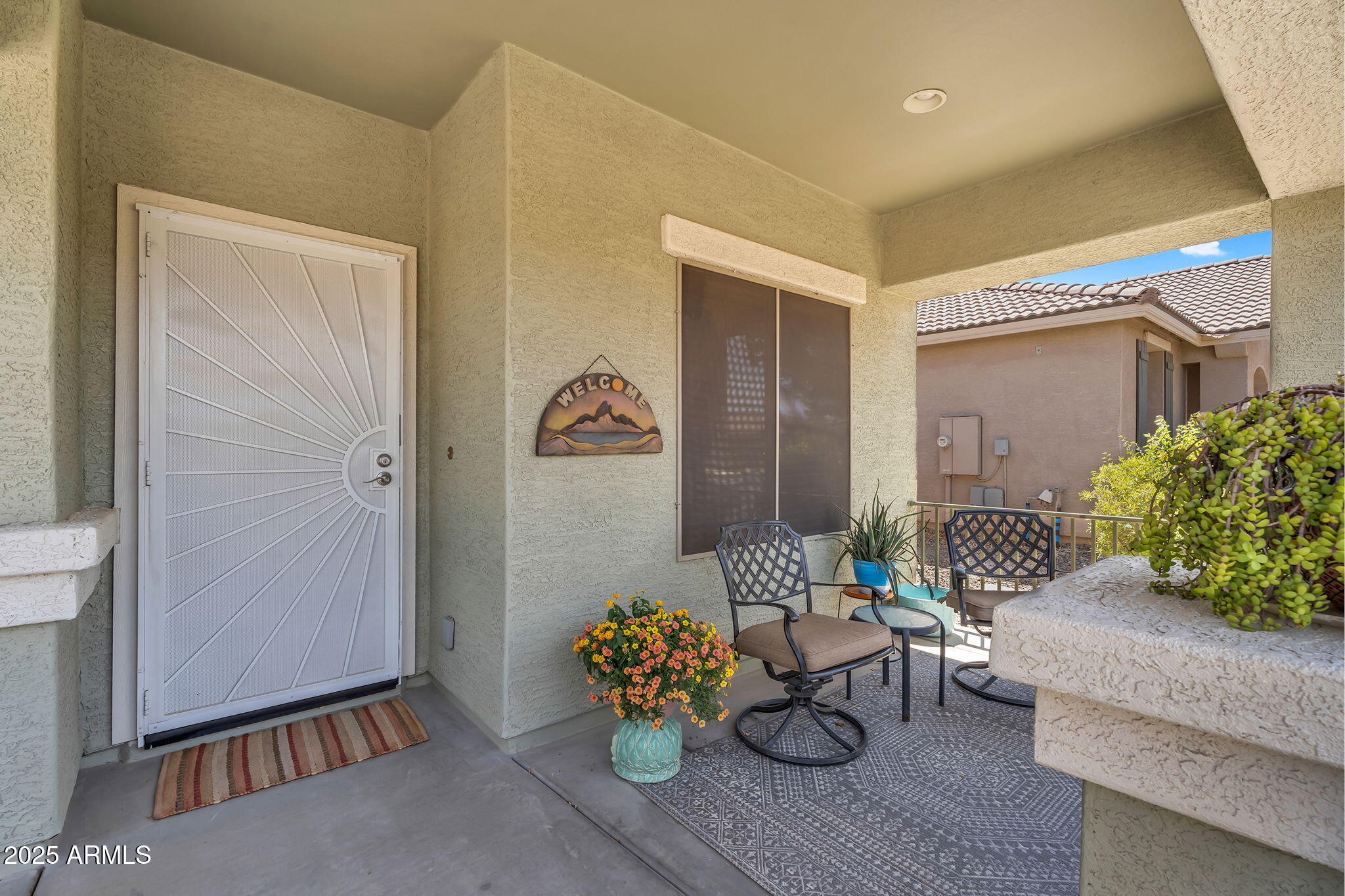 1081 W STEPHANIE Lane