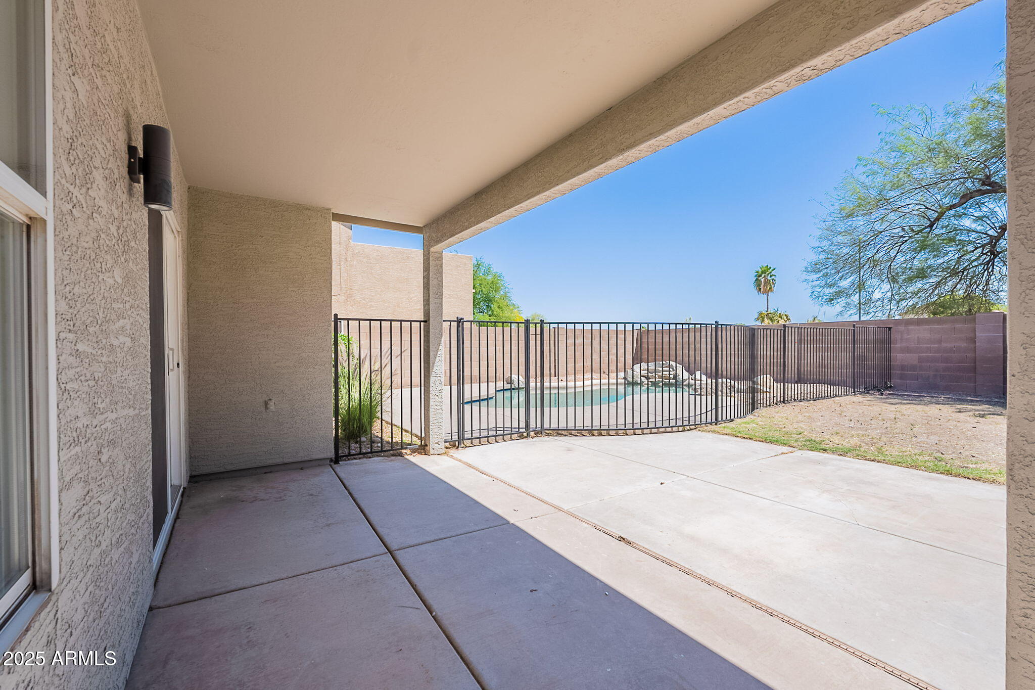 3233 E SEQUOIA Drive