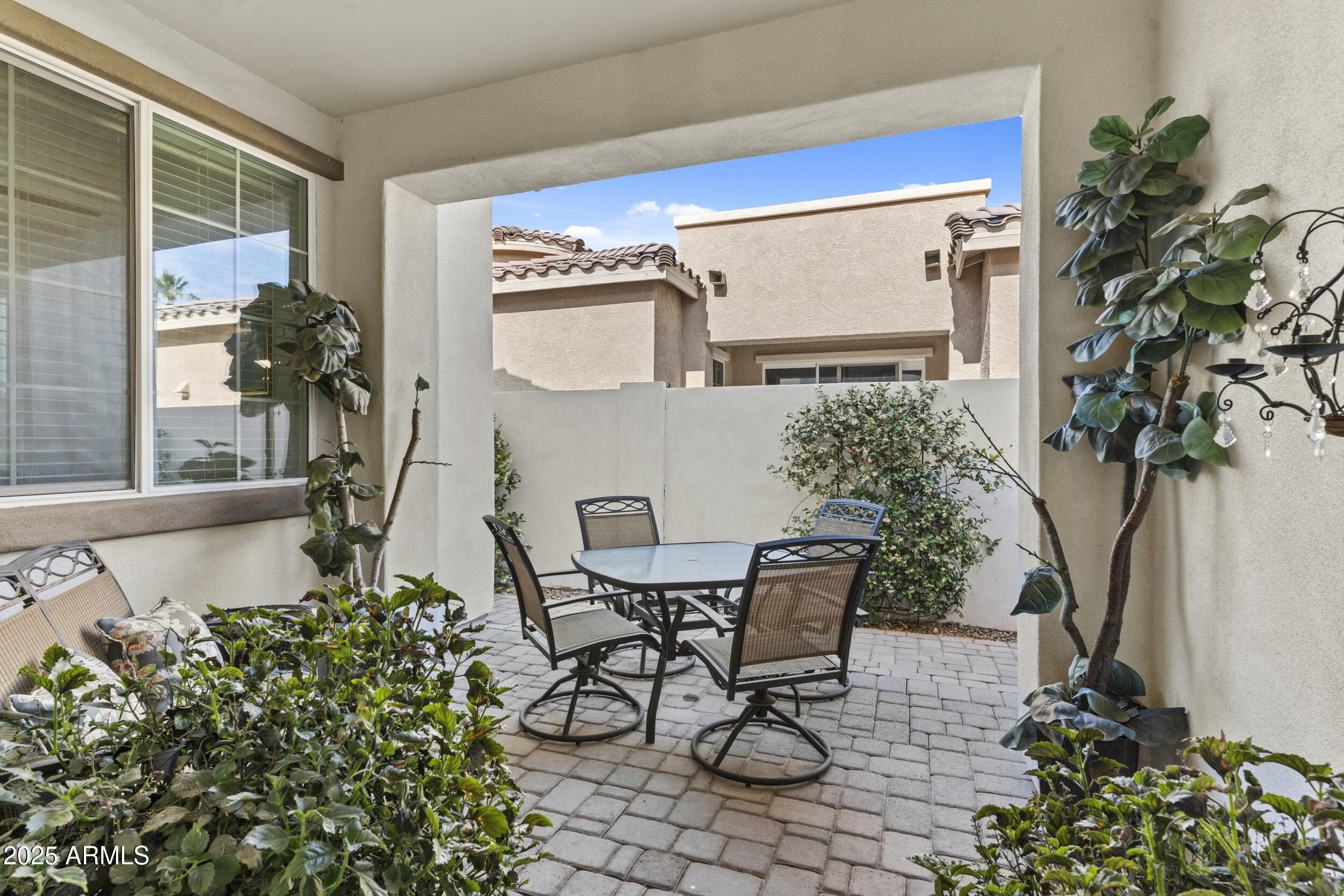 1508 E LEXINGTON Avenue