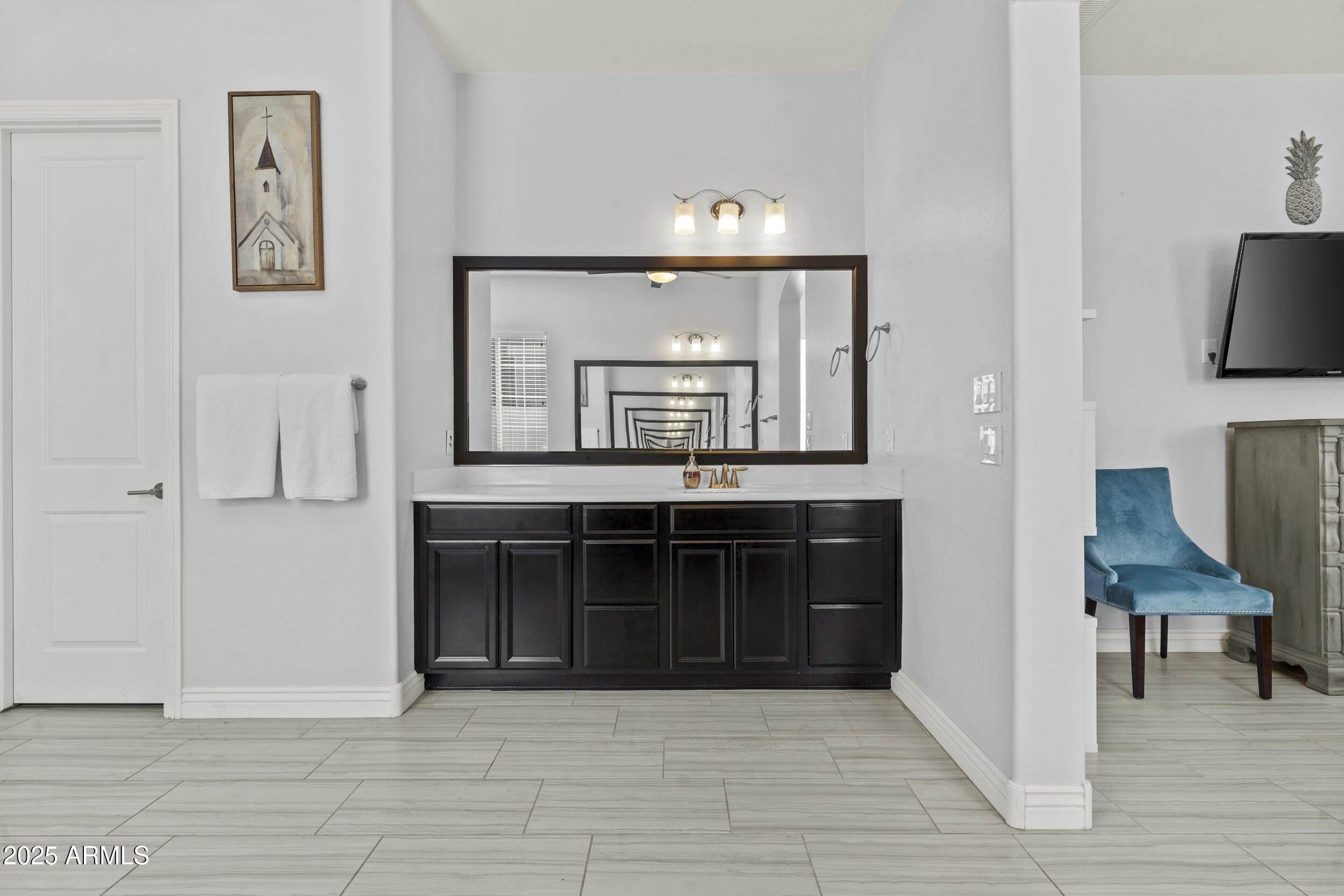 1508 E LEXINGTON Avenue