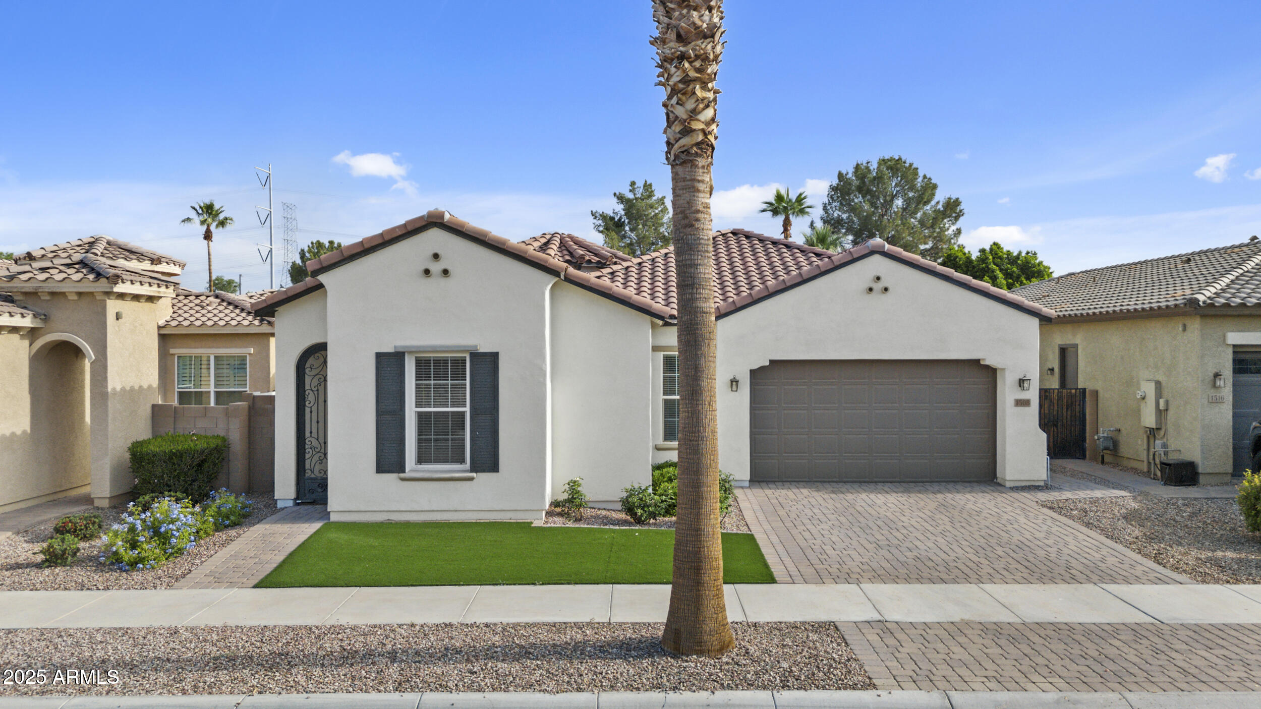 1508 E LEXINGTON Avenue