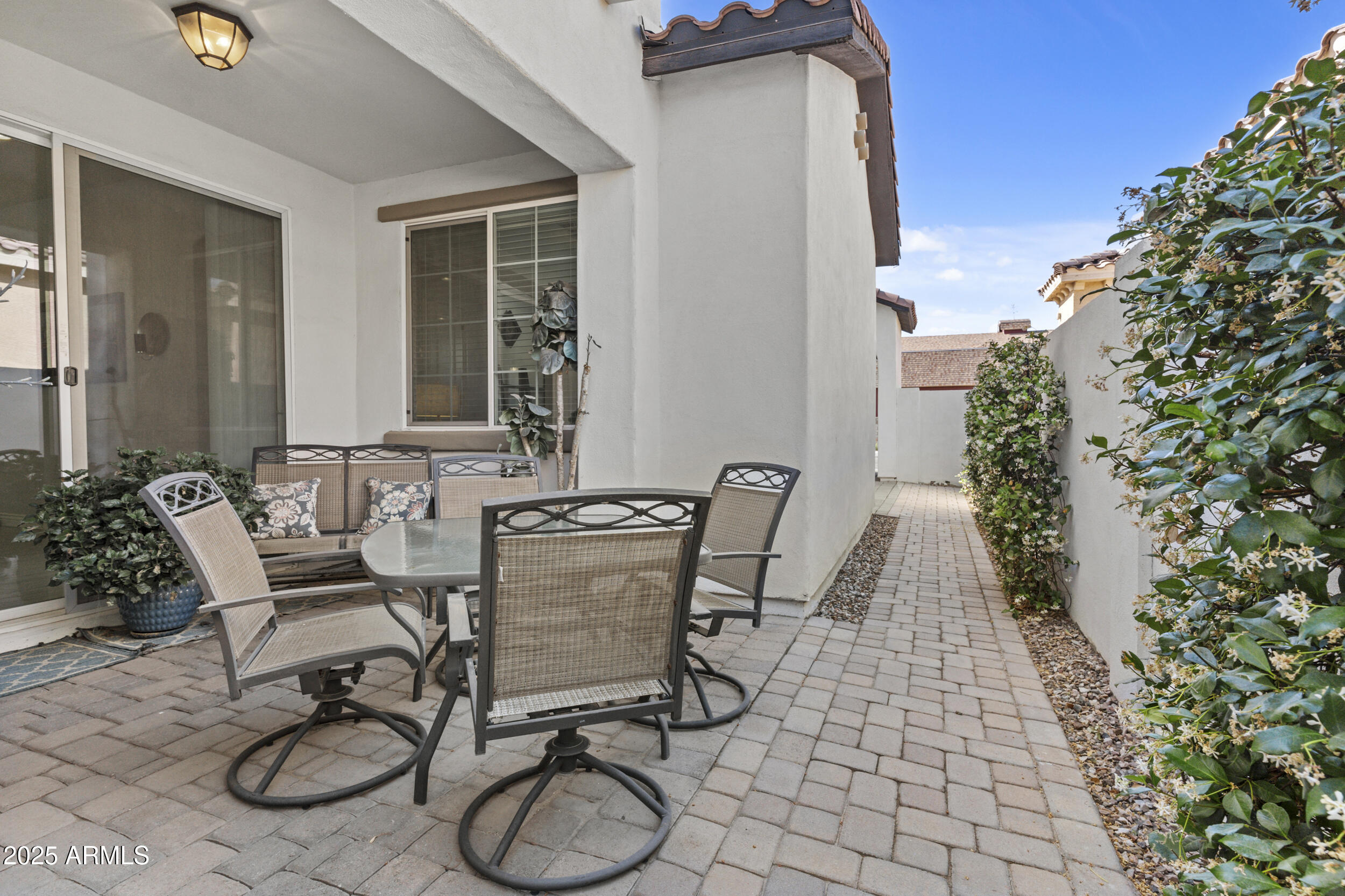 1508 E LEXINGTON Avenue