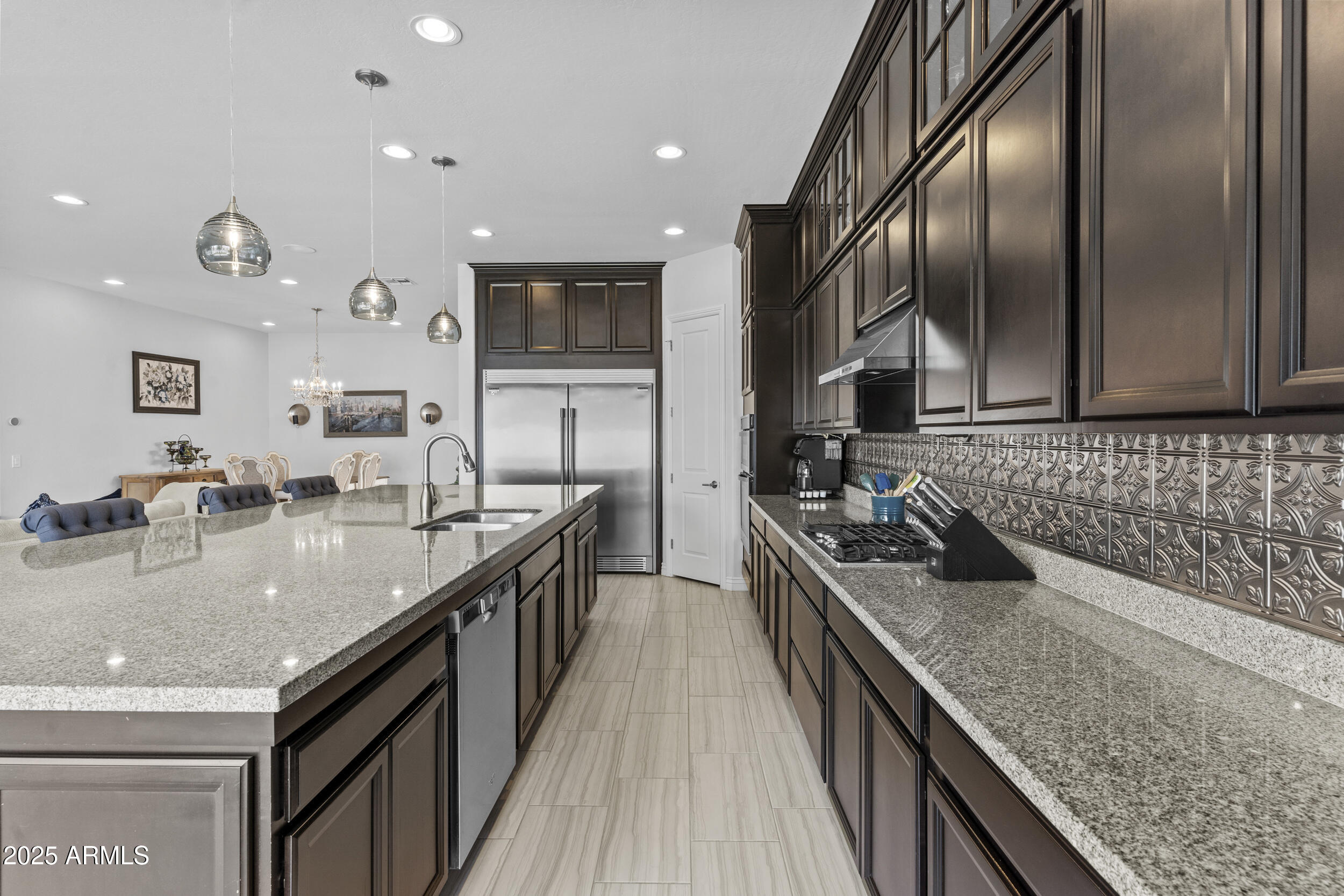 1508 E LEXINGTON Avenue