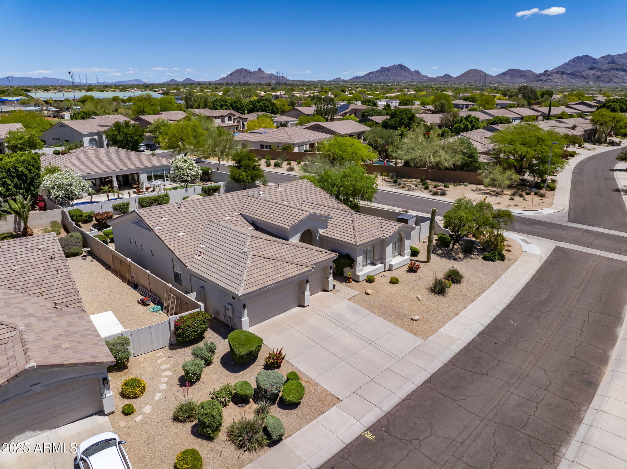 7492 E BUTEO Drive